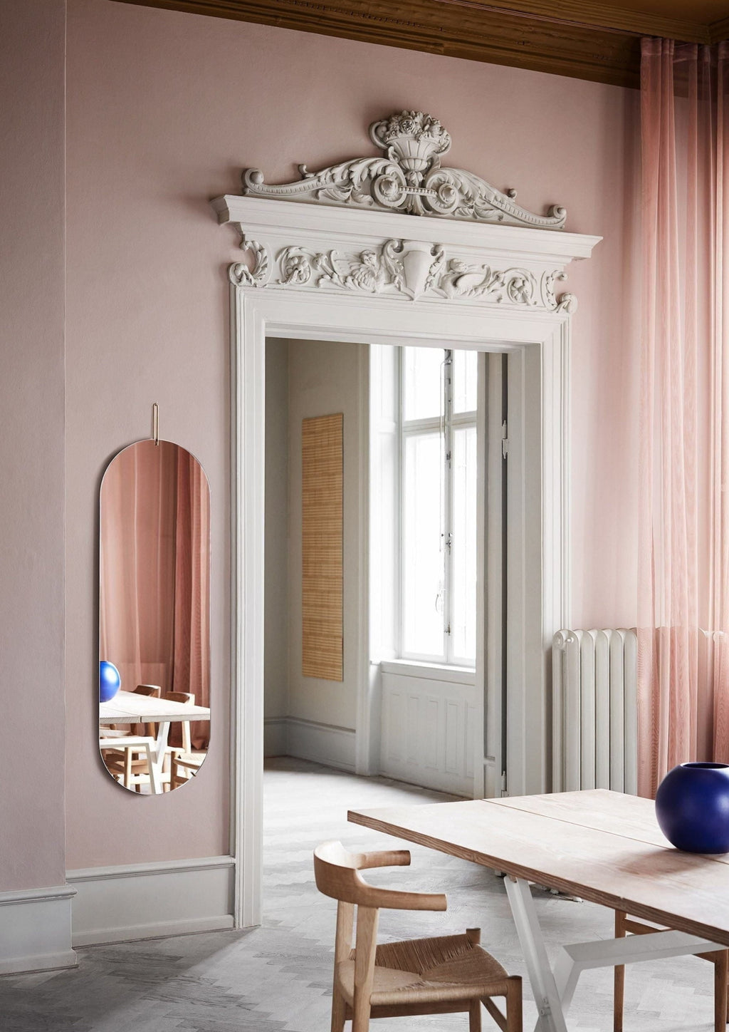 Elegant Moebe Wall Mirror 133 cm in Brass - Minimalist Design & Style