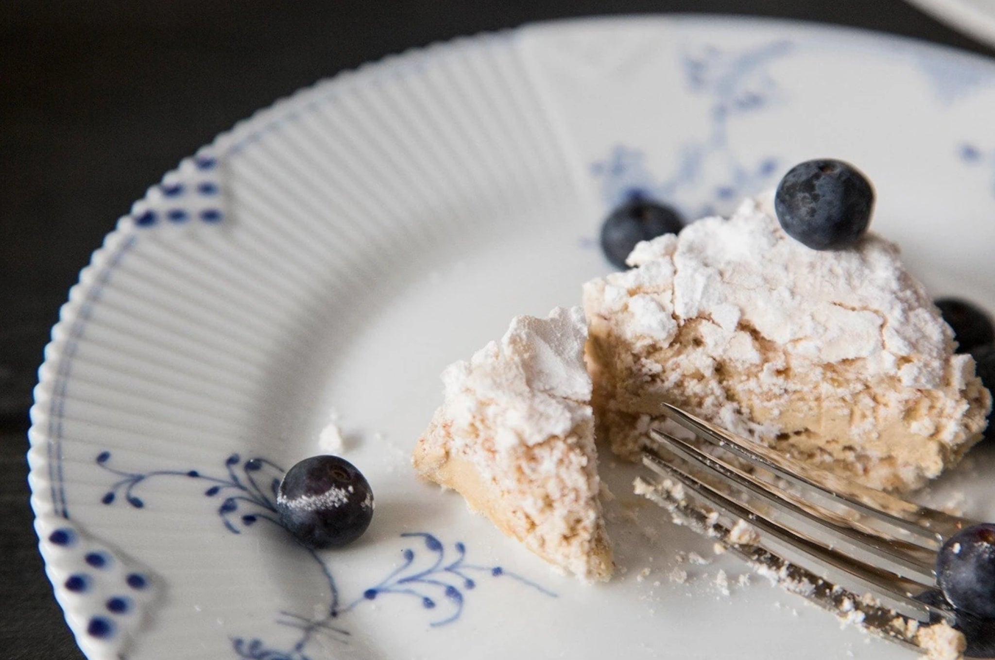 Royal Copenhagen Elements Blue Plate, 22 Cm