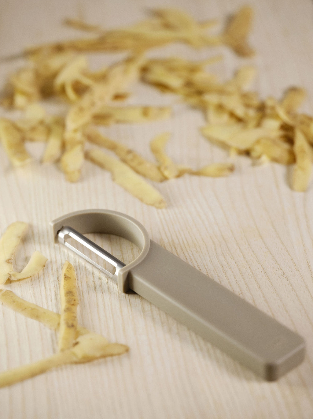 Zone Denmark Singles Vegetable Peeler 16x3,2 Cm, Soft Taupe