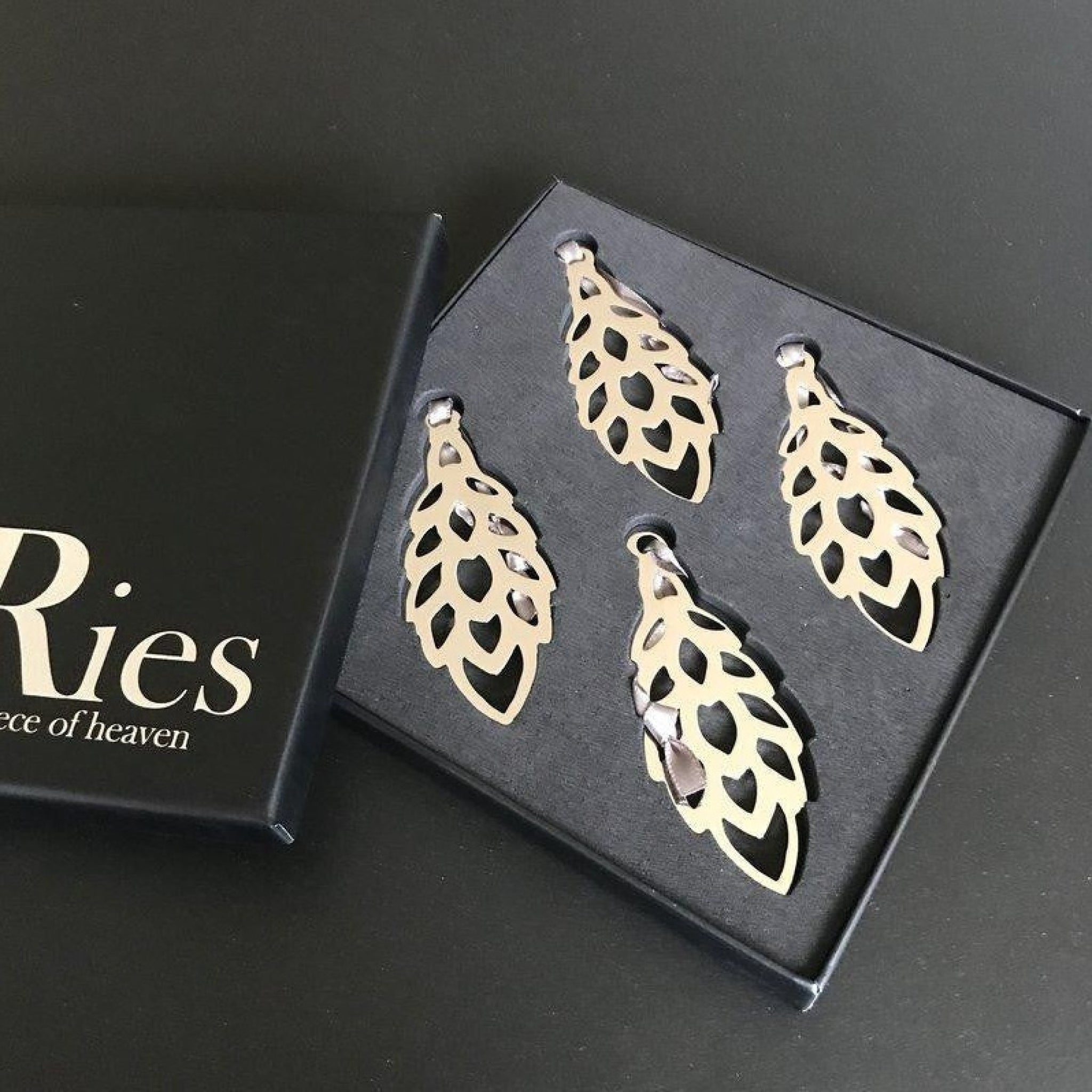 AIRies pine cones silver set of 4, small