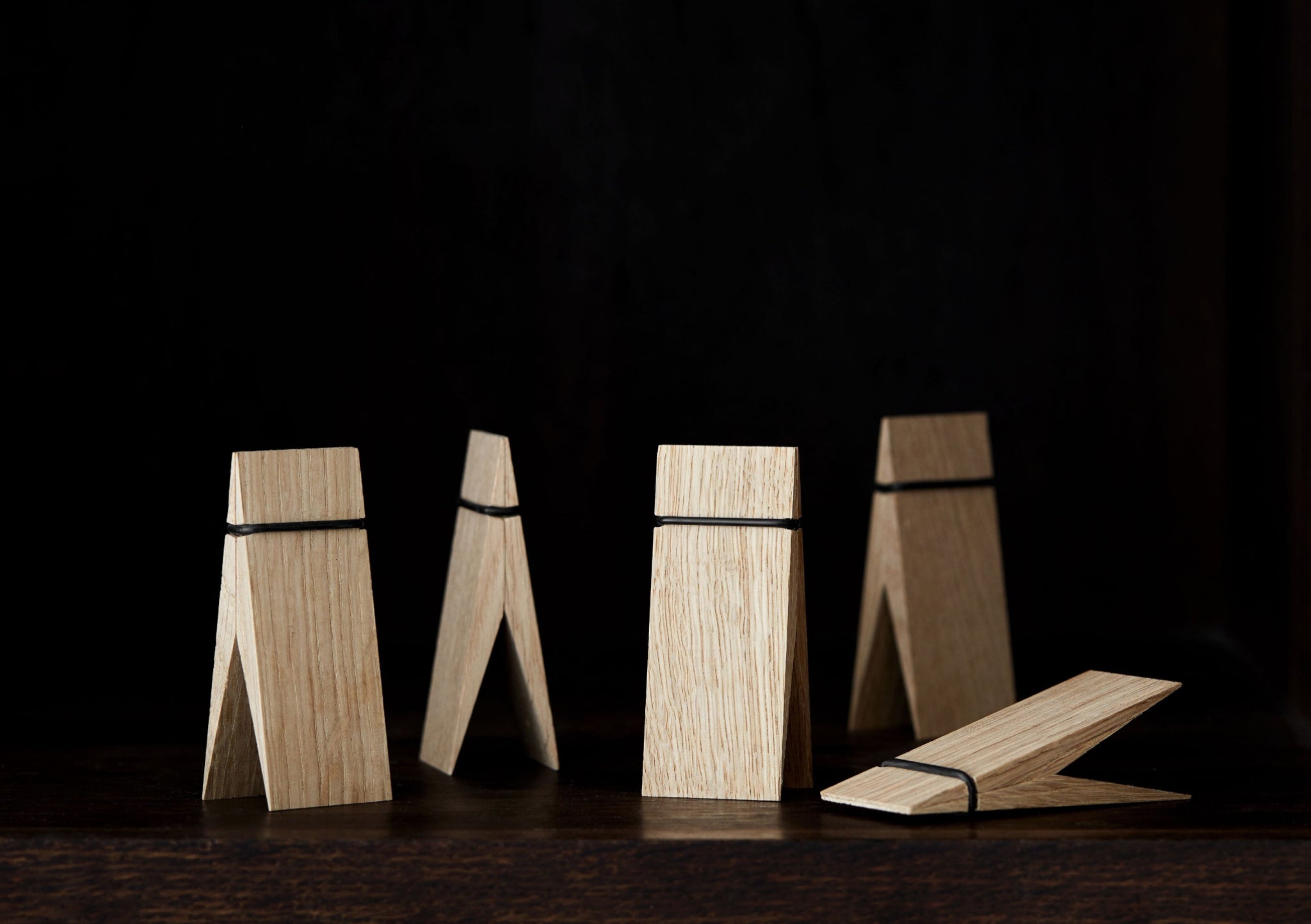 Moebe Oak Wooden Clips - Versatile Pinch Series for Home & Office Use