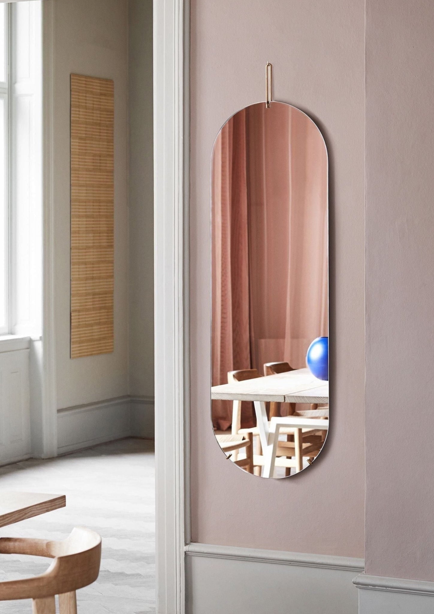 Elegant Moebe Wall Mirror 133 cm in Brass - Minimalist Design & Style