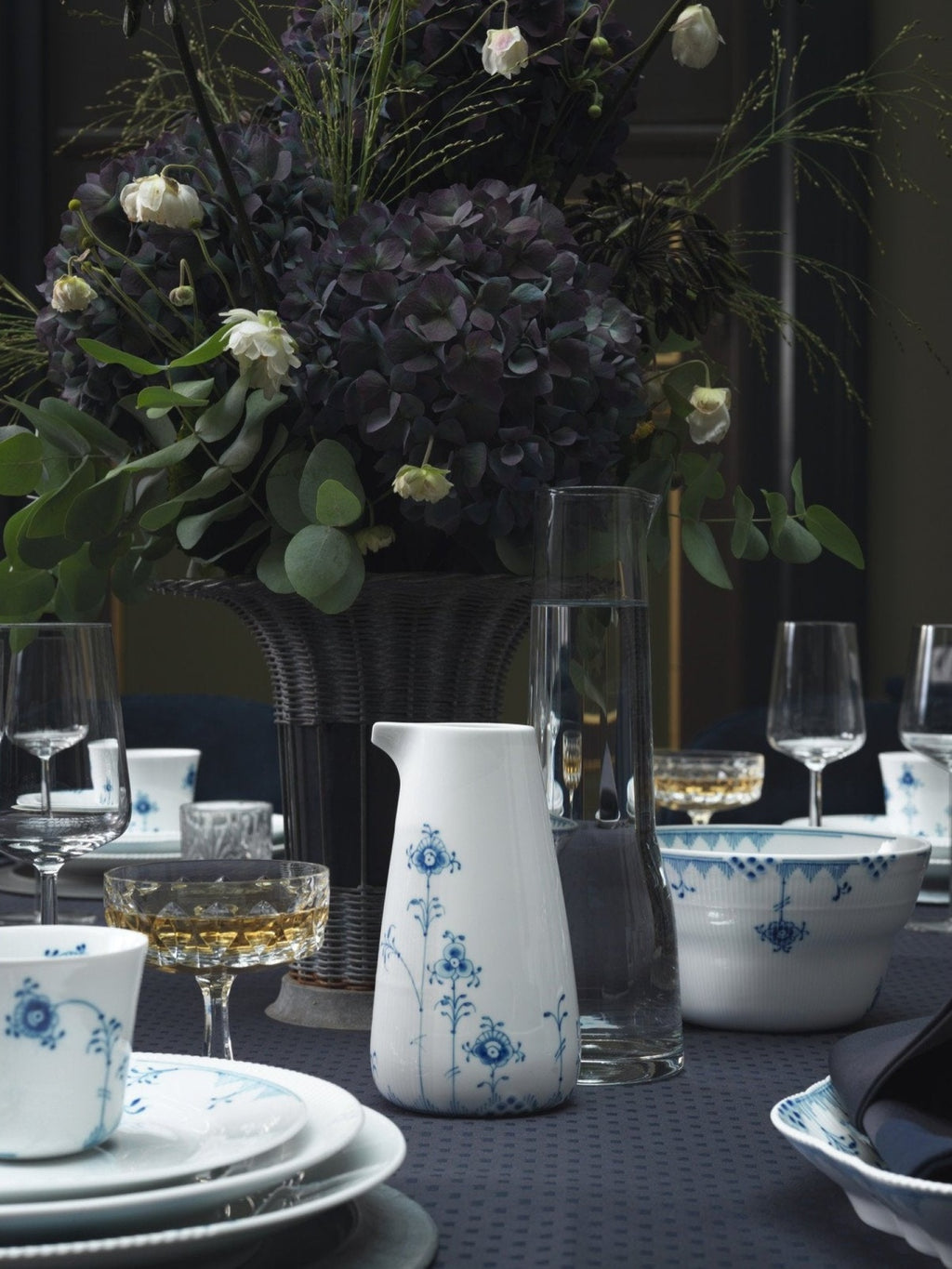 Royal Copenhagen Elements Blue Plate, 22 Cm