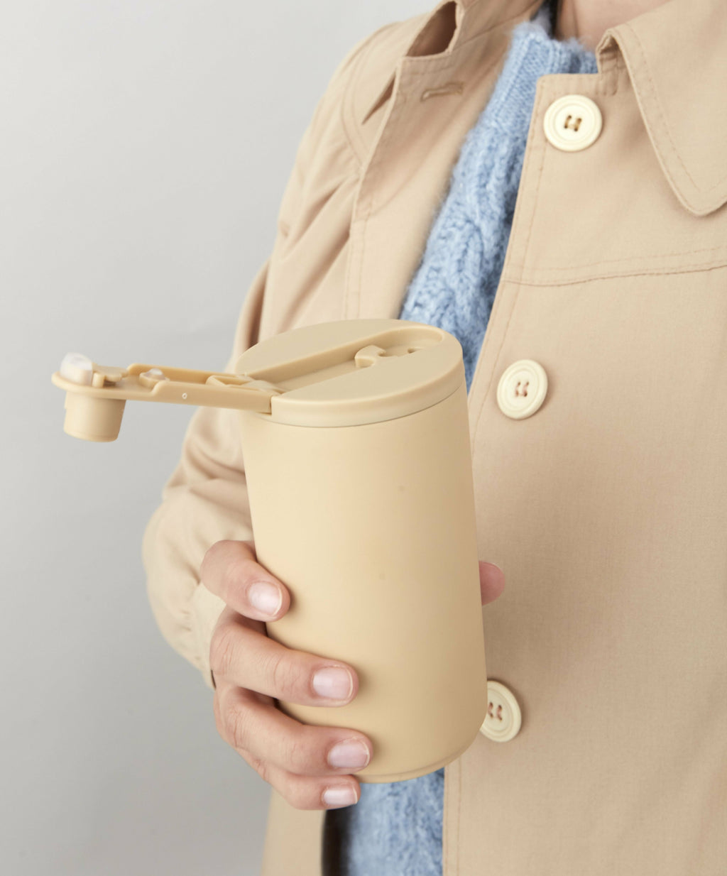 Design Letters Travel ThermoCher 350 ml, beige