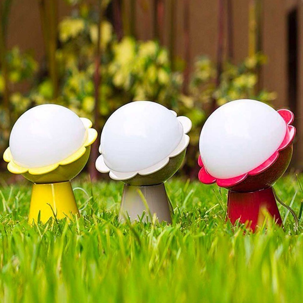 Qeeboo Daisy Table Lamp by Nika Zupanc in Black - Romantic Home Lighting