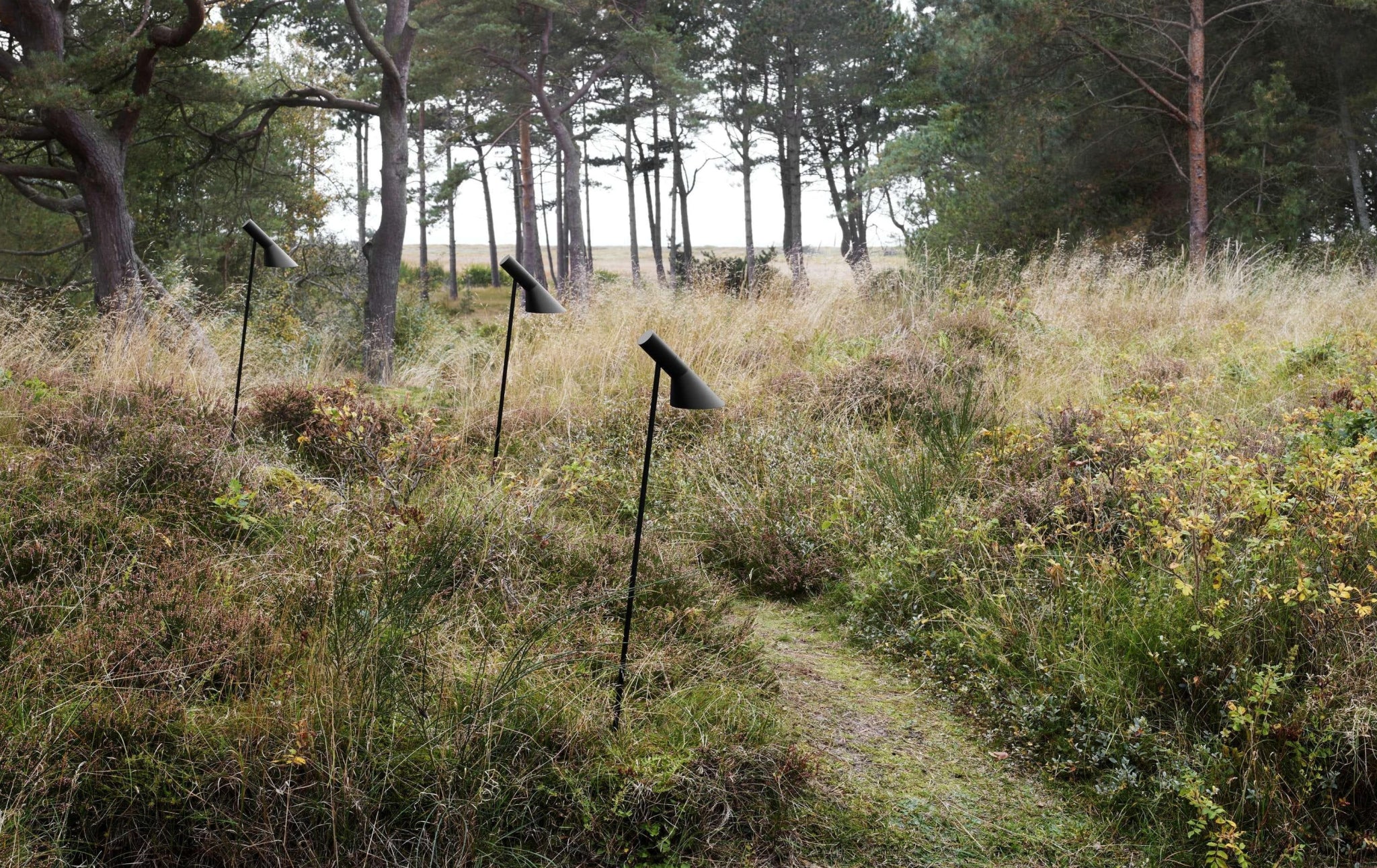 Louis Poulsen AJ Garden Long Bollard Black LED 4000K 6.5 W, Spike with Adaptor