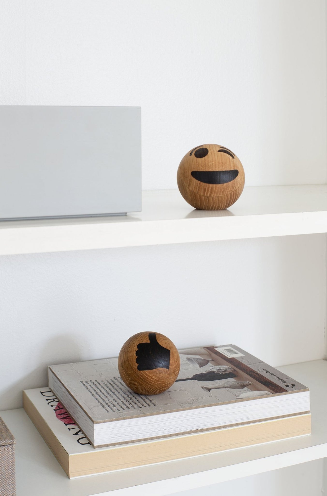 Spring Copenhagen Spring Emotions, Thumbs Up