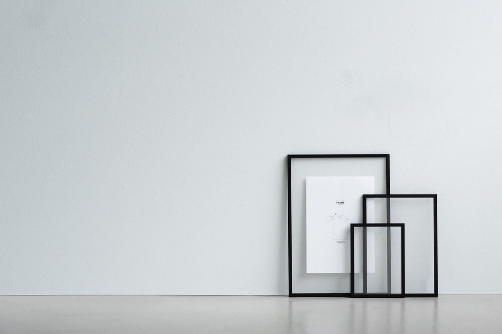 Sleek Moebe A3 Black Frame: Durable Aluminum & Acrylic Design, Made in Europe