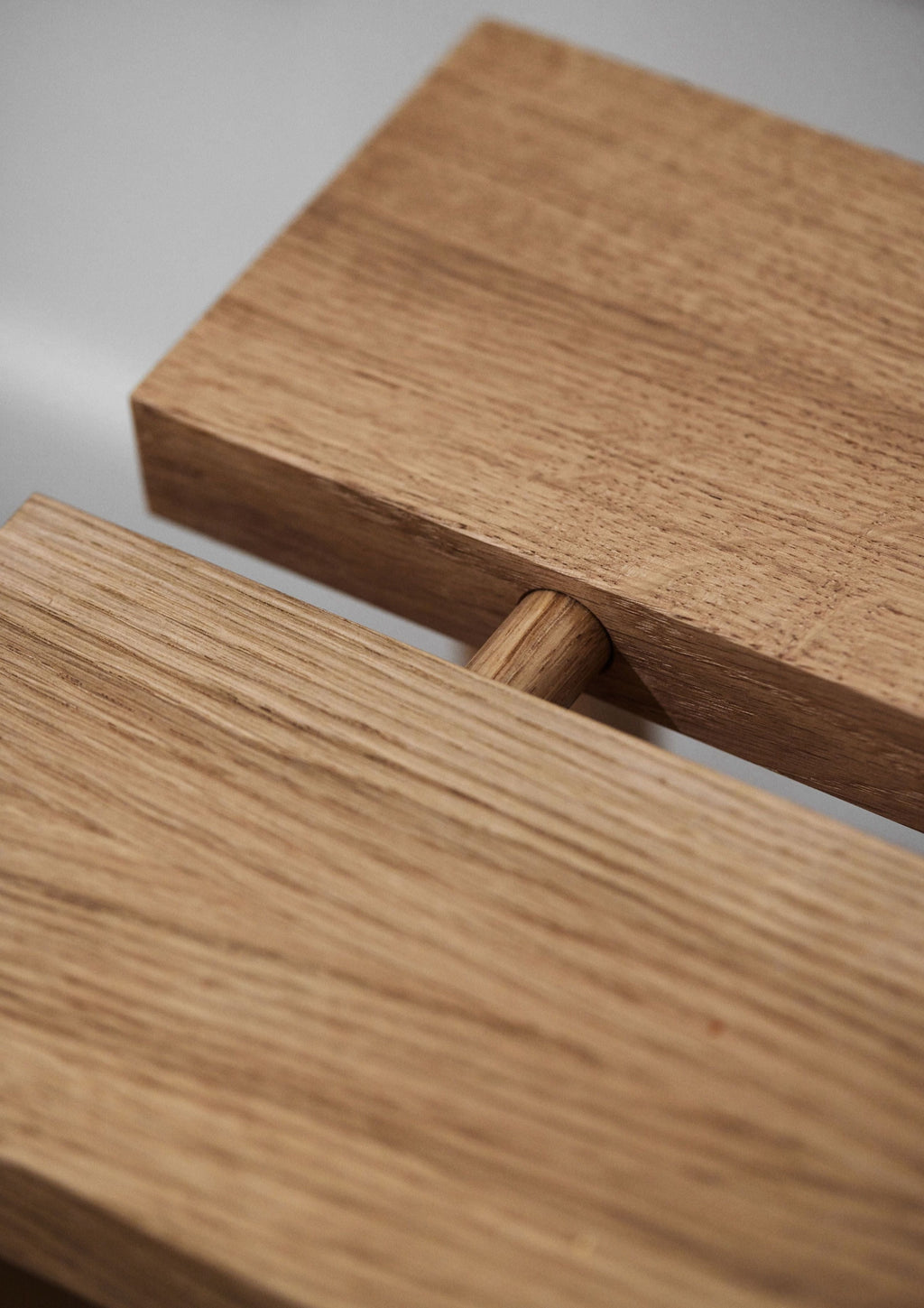 Versatile Moebe Peg Stool: Oak Seat, Table & Stand - Stackable & Portable