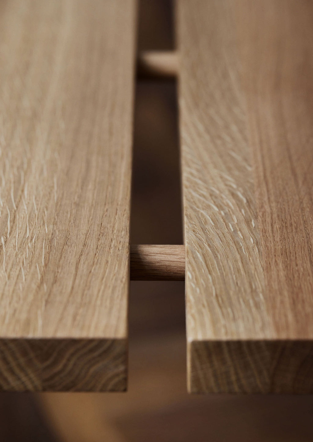 Versatile Moebe Peg Stool: Oak Seat, Table & Stand - Stackable & Portable