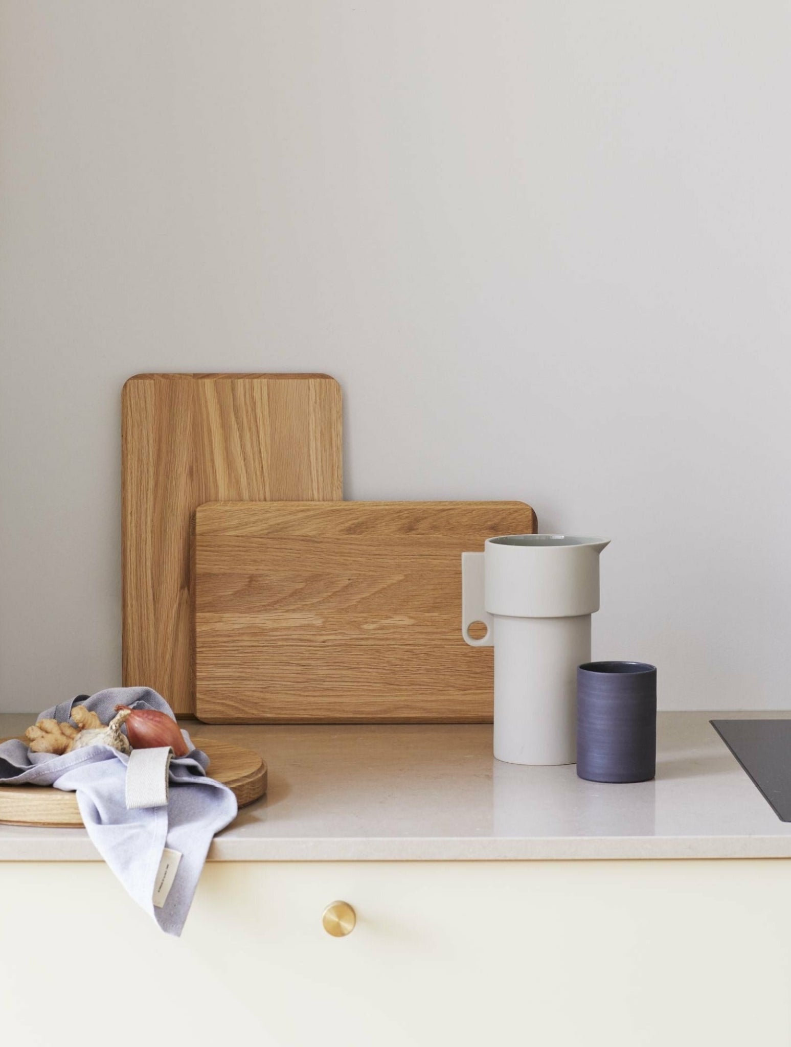 Form & Refine Alcoa Large Stoneware Vase — Light Grey 23 Cm, Matt/gloss