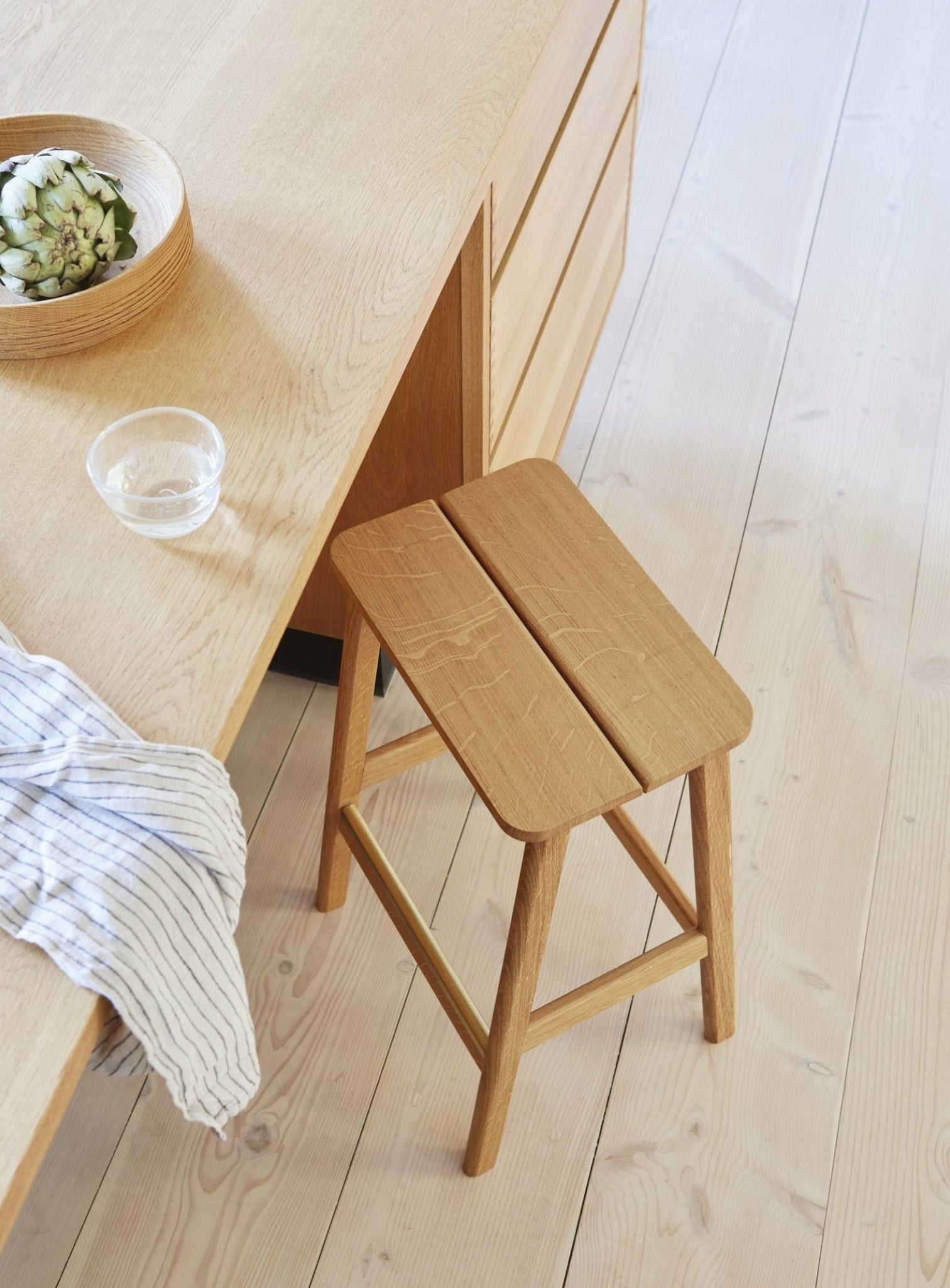 Form & Refine Section Oak Wooden Bowl — 24cm Handcrafted Fruit Bowl