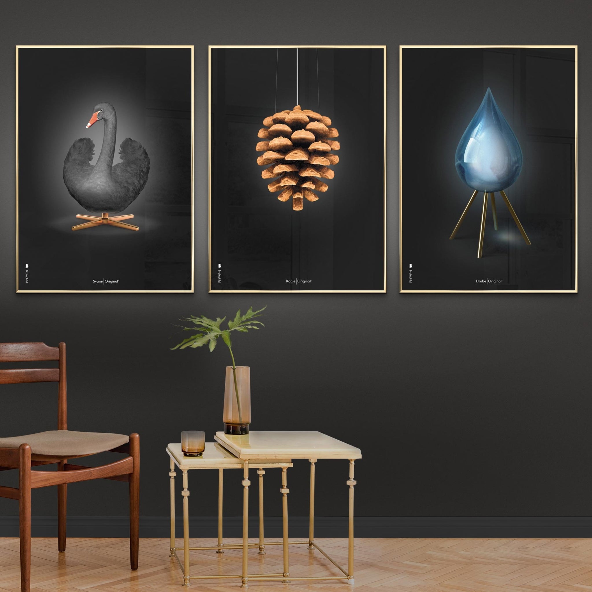 Brainchild drop classic poster, frame made of black lacquered wood 50x70 cm, black background