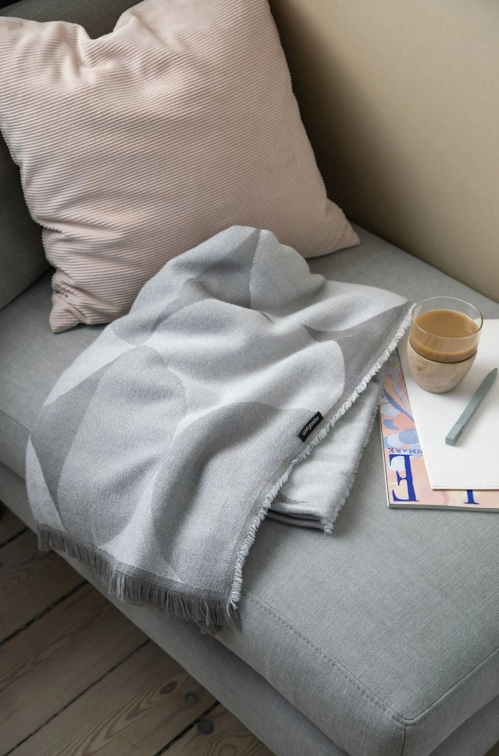 Novoform Design Loop Plaid, Cool Grey