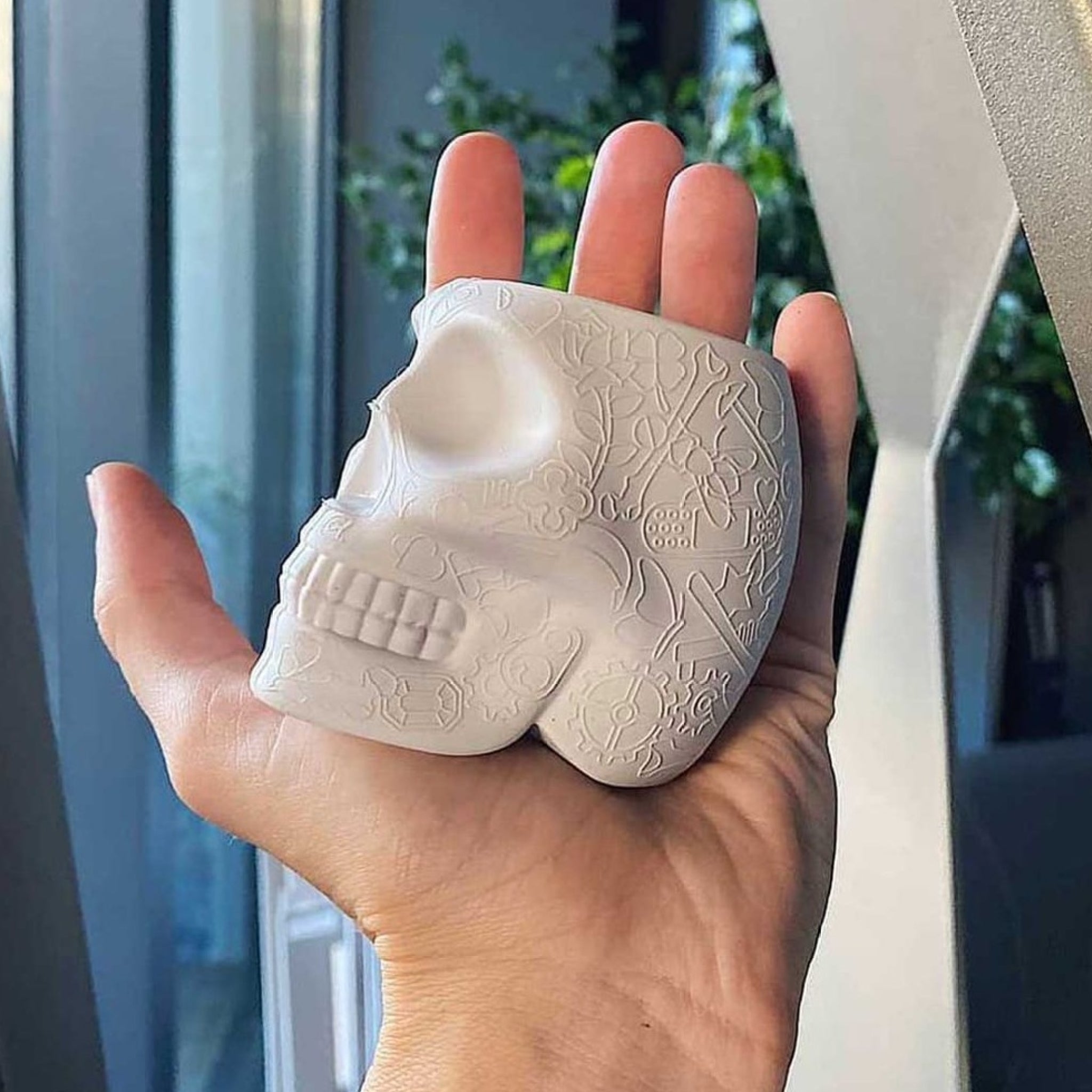 Qeeboo Mini Mexico Portable Charger, Grey