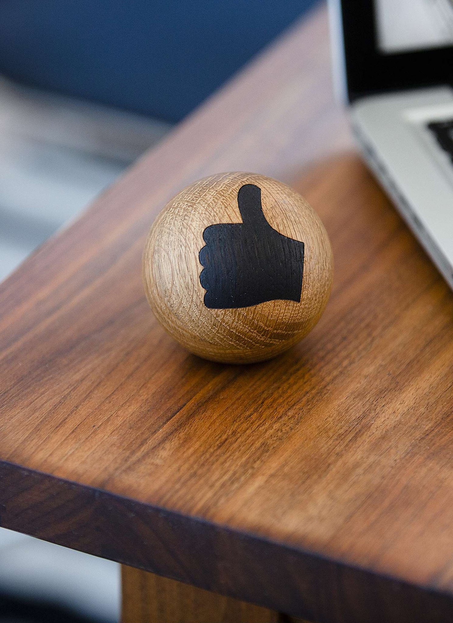 Spring Copenhagen Spring Emotions, Thumbs Up