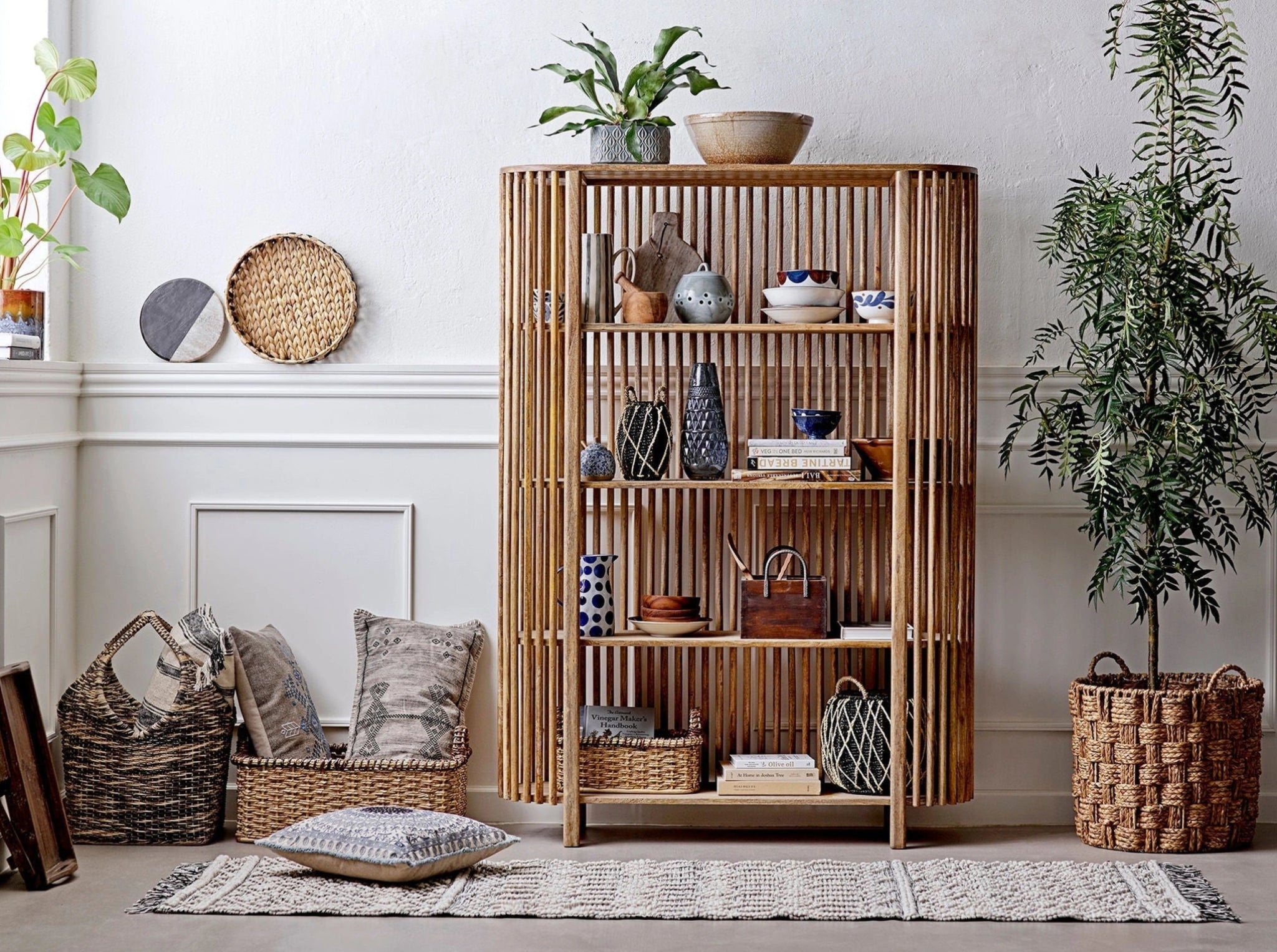 Creative Collection Begonia Jug, Green, Stoneware