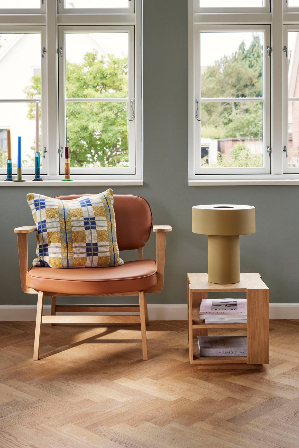 Hübsch Aki Khaki Table Lamp - Stylish Powder-Coated Metal Design