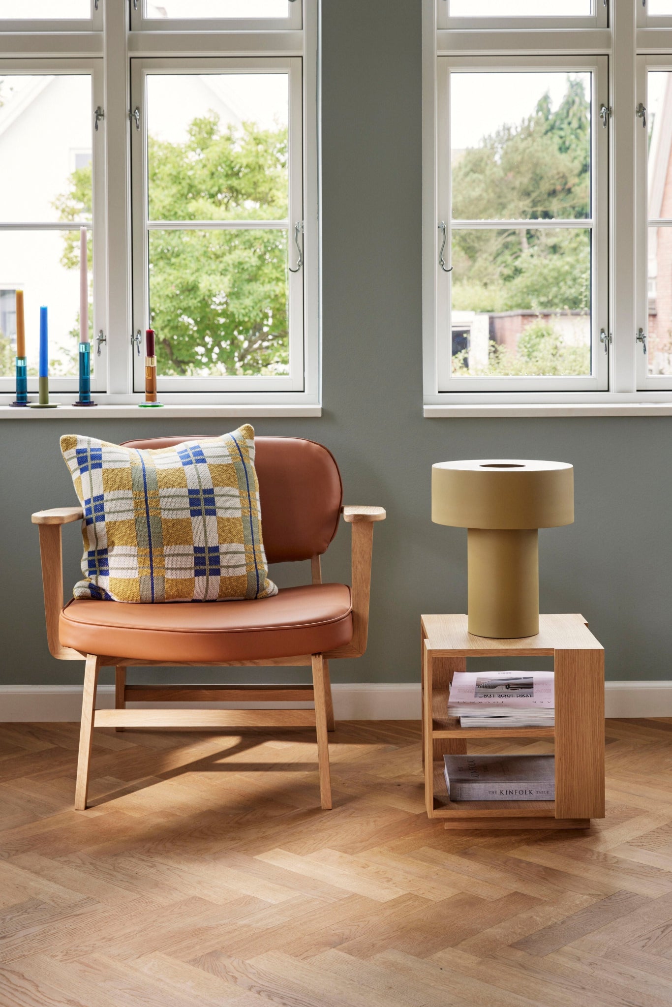 Hübsch Aki Khaki Table Lamp - Stylish Powder-Coated Metal Design