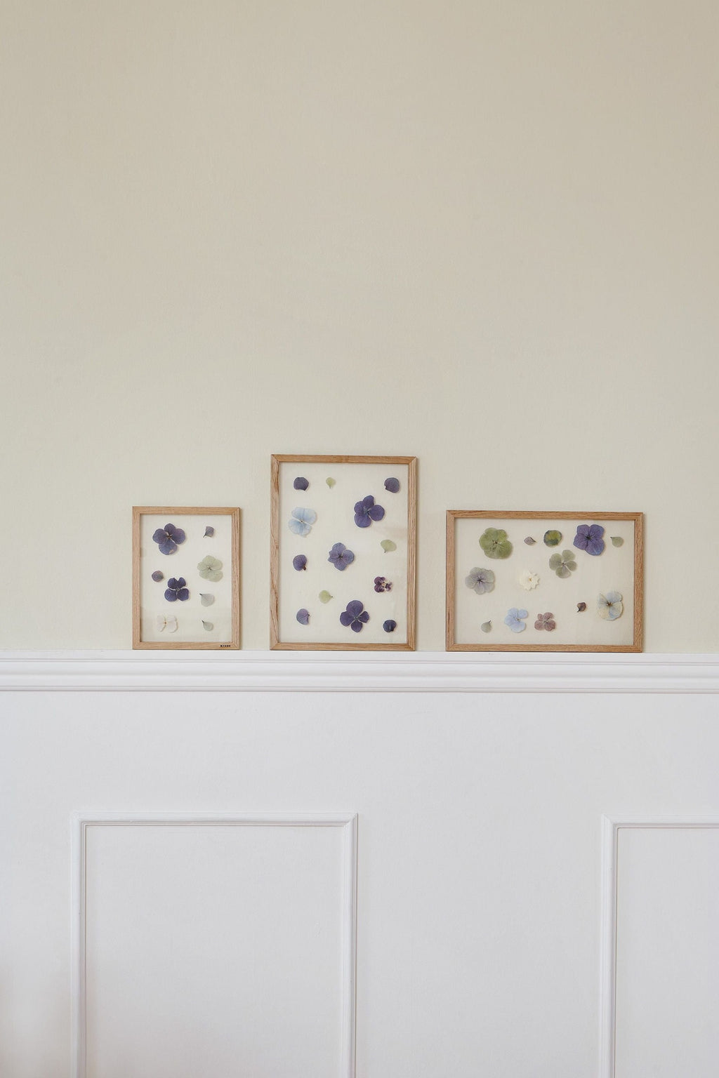 Moebe A4 Oak Frame: Stylish Acrylic & Oak Design, Made in Europe