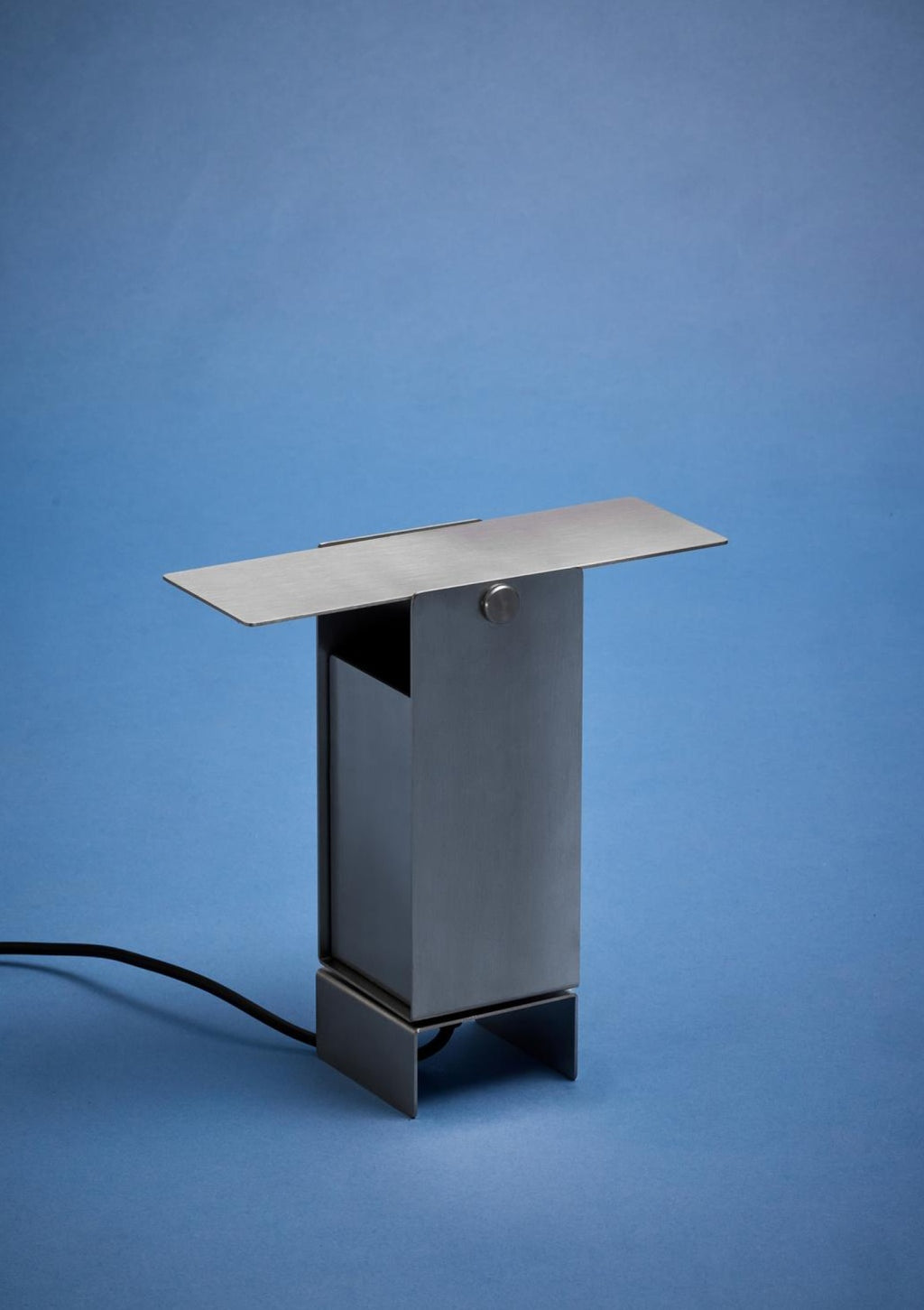 Illuminate Your Space with MOEBE's Stainless Steel Pivoting Table Lamp