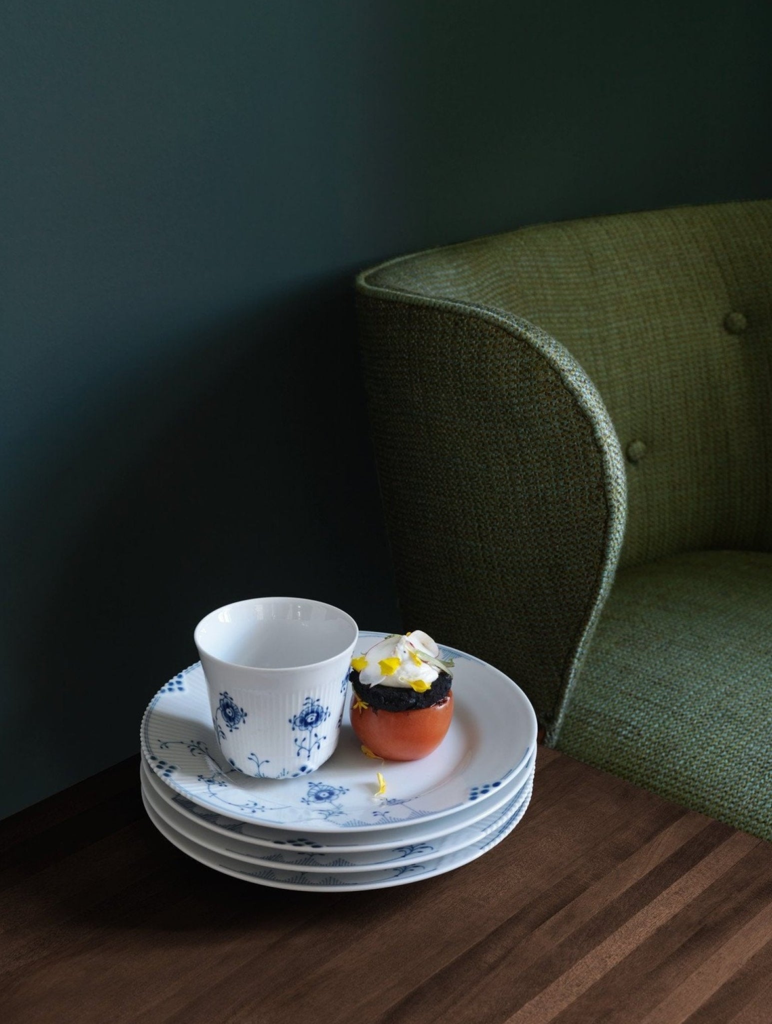 Royal Copenhagen Elements Blue Plate, 22 Cm