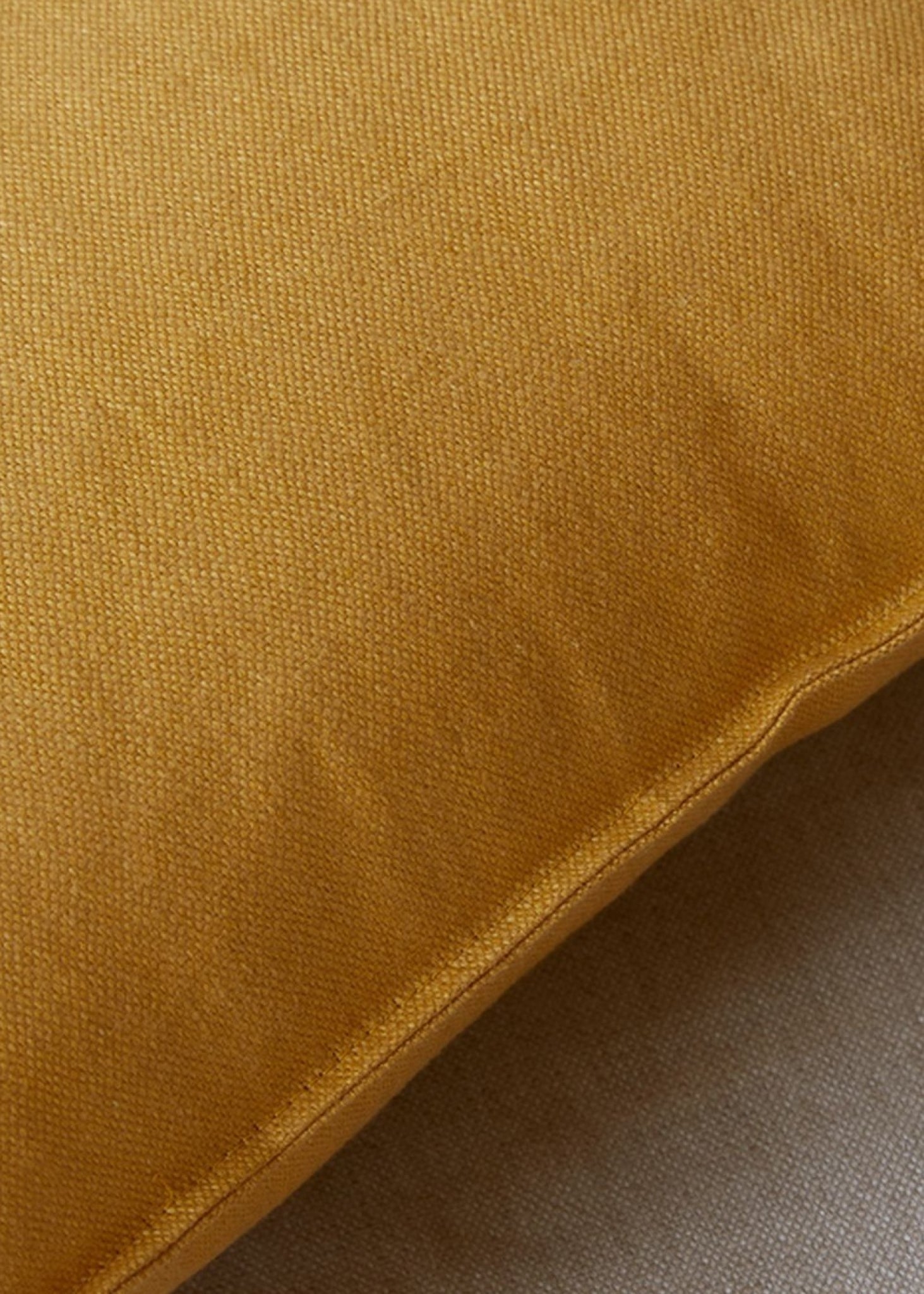Audo Copenhagen Mimoides cushion 40x40 cm, ochre