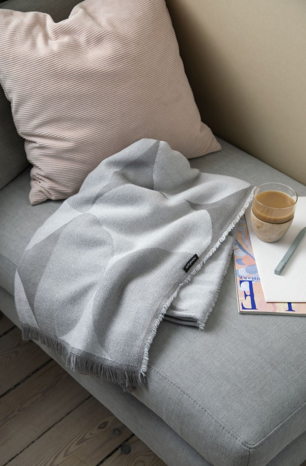 Novoform Design Loop Plaid, Cool Grey