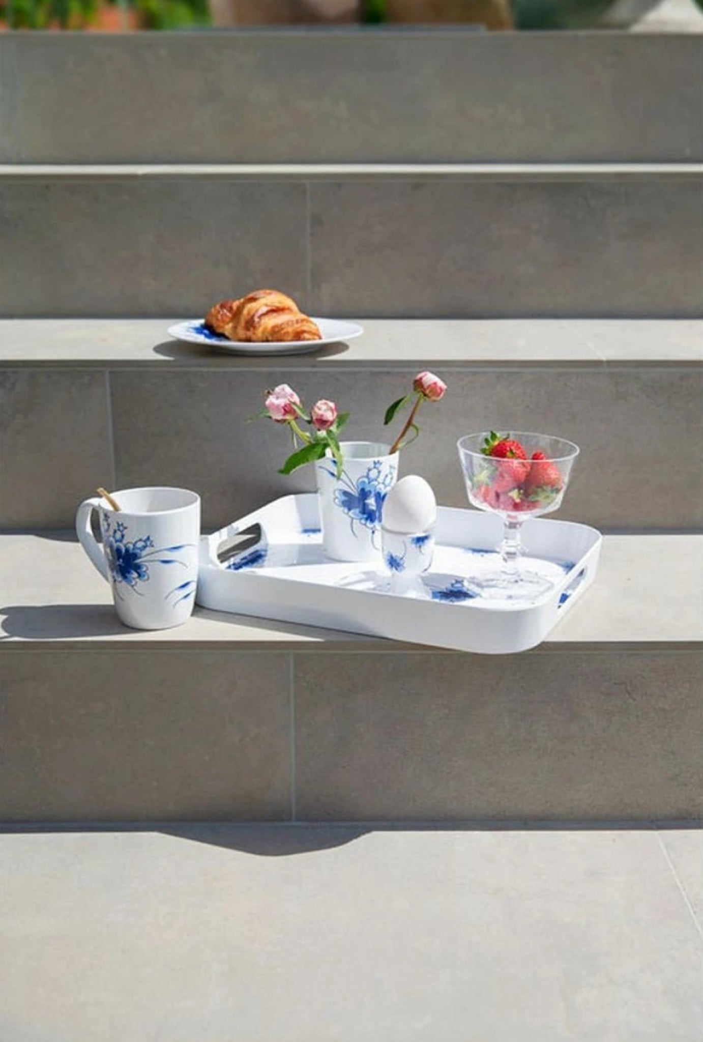 Medusa Copenhagen Glass With Crystal Plastic Base