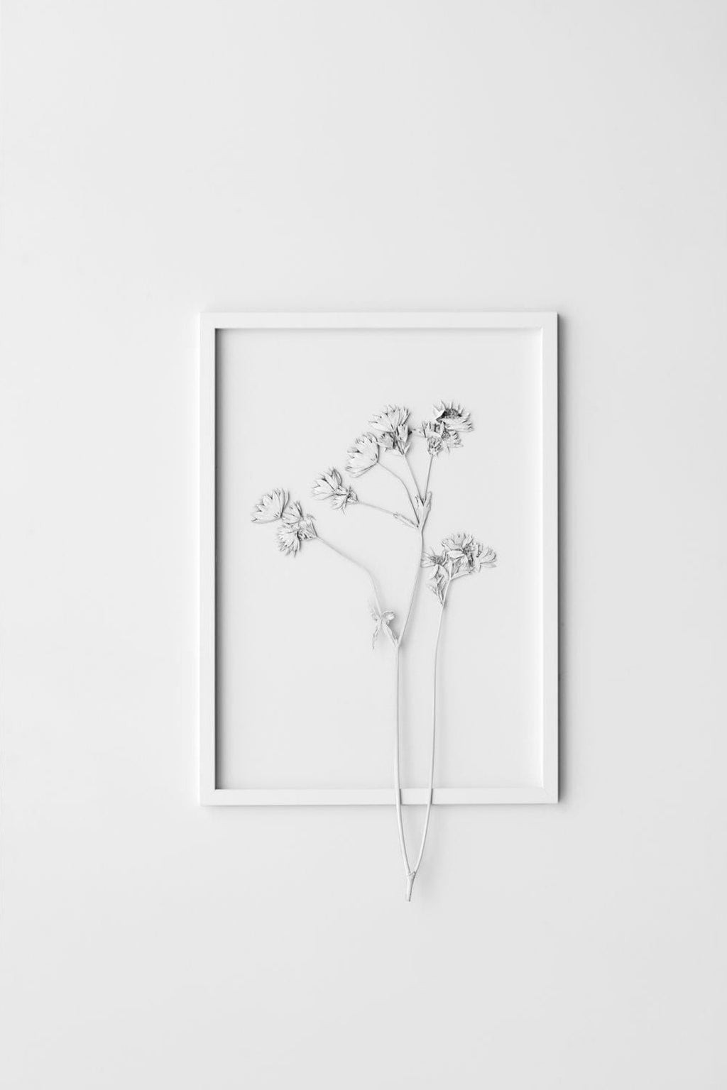 Moebe A5 White Frame: Stylish Acrylic & Aluminum Design, Made in Europe