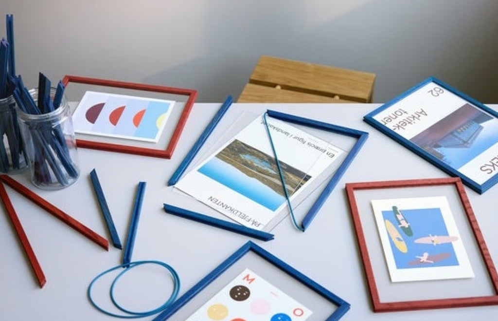 Moebe A3 Red Satined Frame: Vibrant Birch Wood Design & Versatile Display