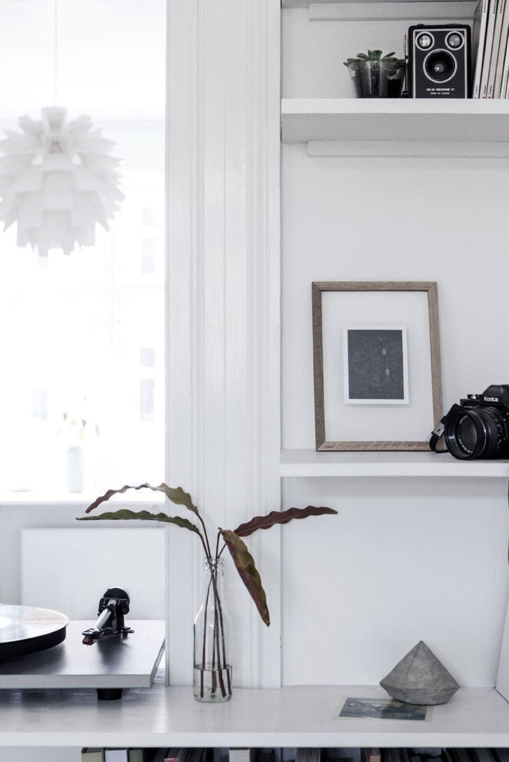 Moebe A4 Oak Frame: Stylish Acrylic & Oak Design, Made in Europe