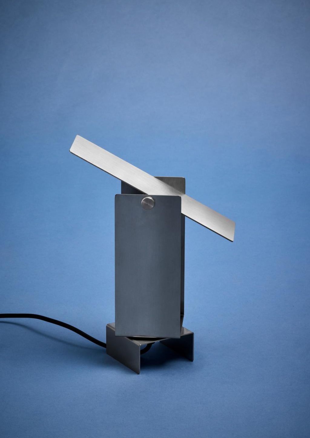 Illuminate Your Space with MOEBE's Stainless Steel Pivoting Table Lamp