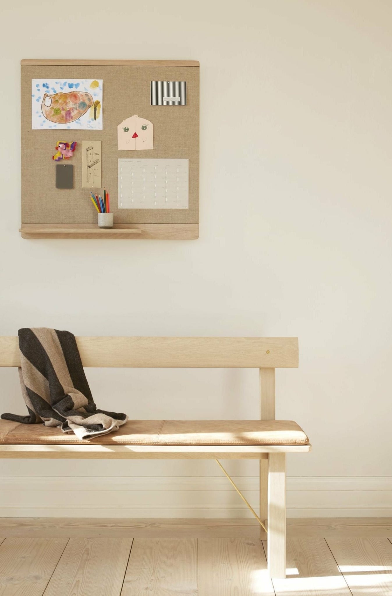 Form & Refine Rim Pinboard 75x75 Cm — White Oak With Recycled Canvas