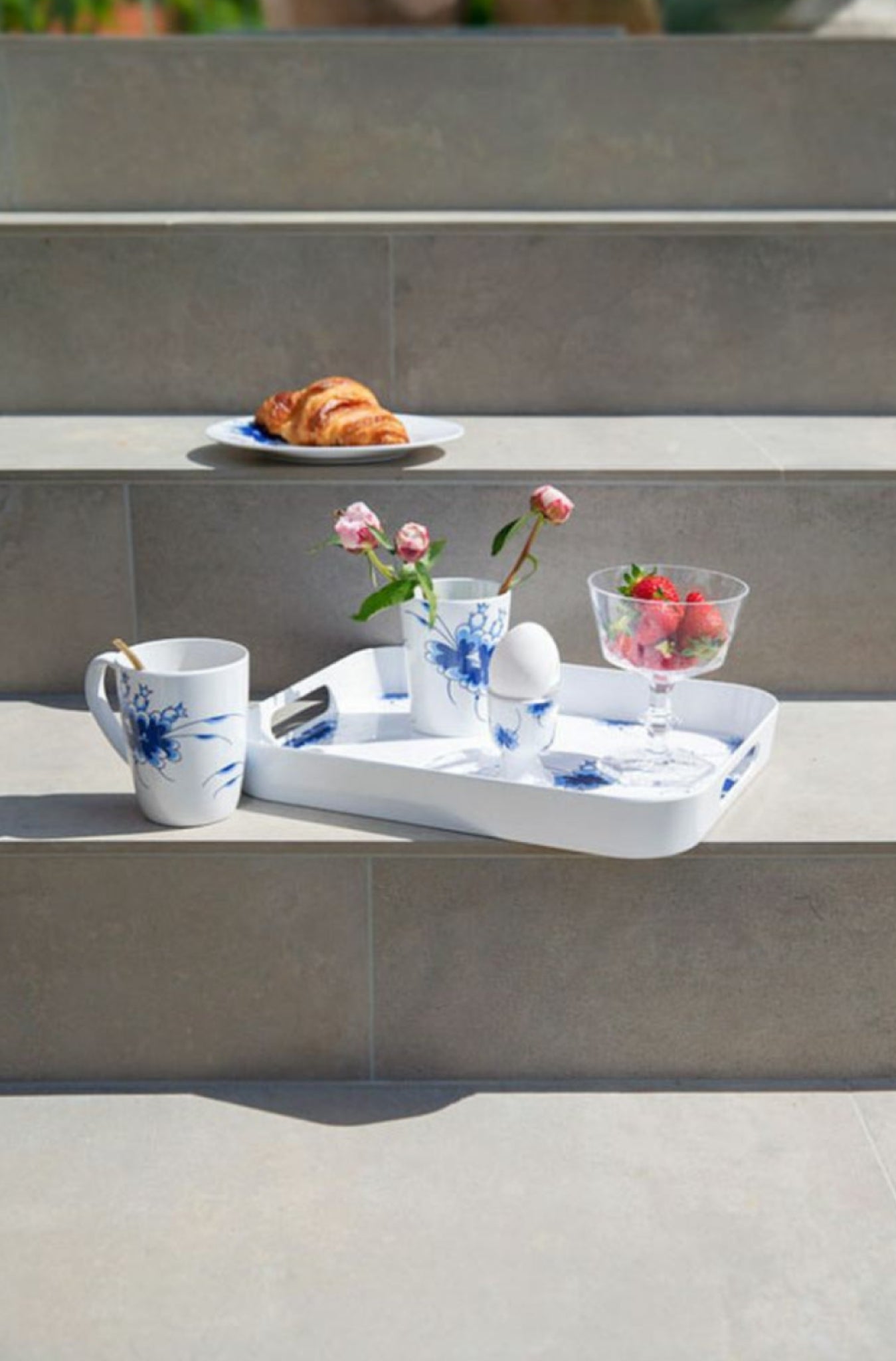 Medusa Copenhagen Glass With Crystal Plastic Base