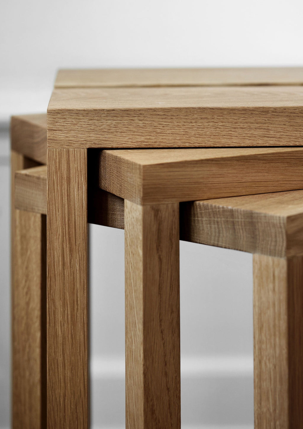 Versatile Moebe Peg Stool: Oak Seat, Table & Stand - Stackable & Portable