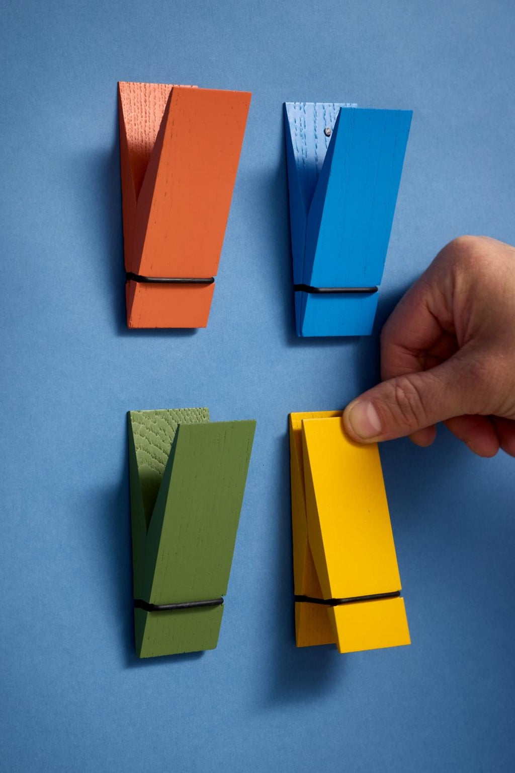 Moebe Pinch Green: Stylish Oak Photo & Keepsake Holder for Memories