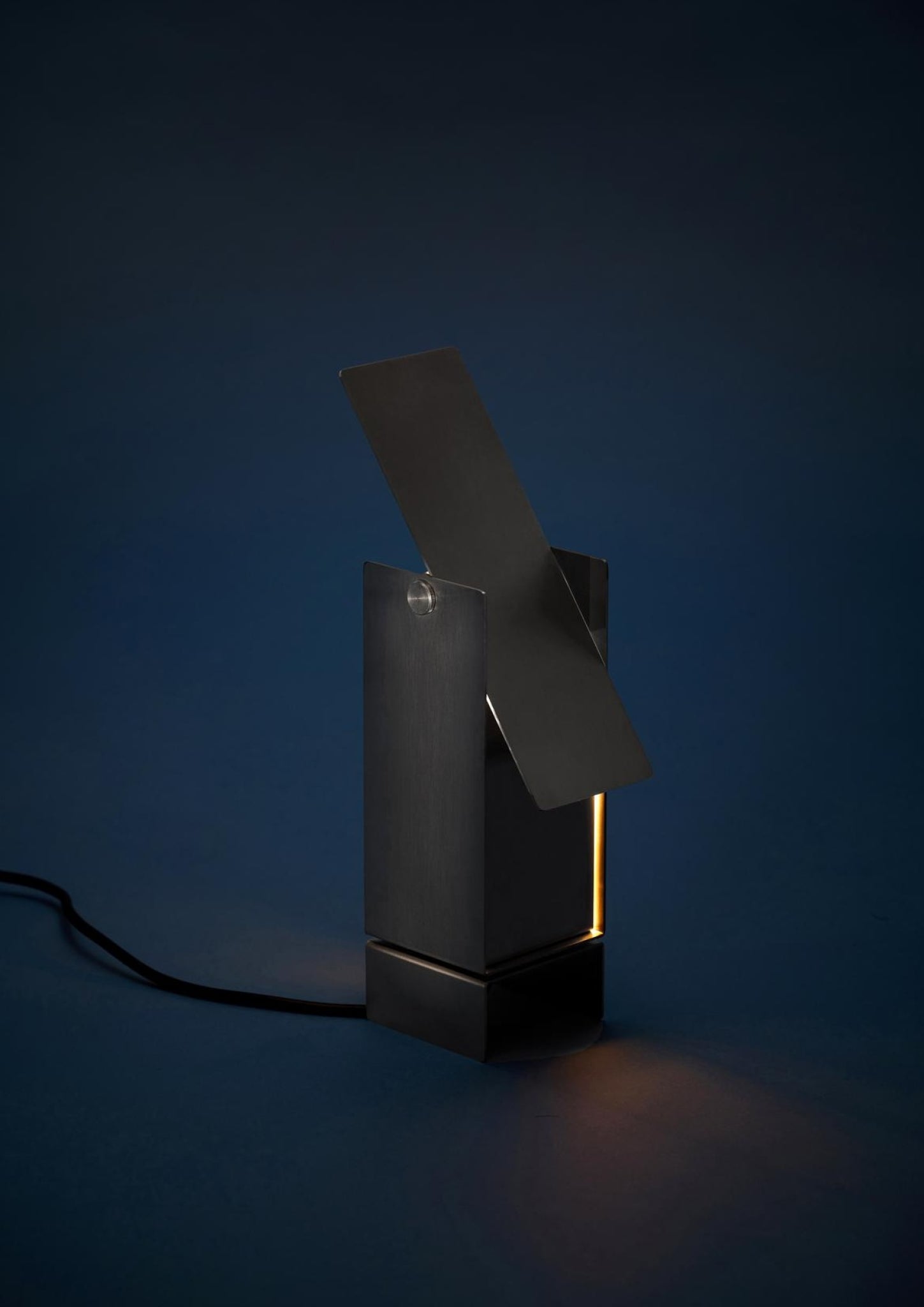 Illuminate Your Space with MOEBE's Stainless Steel Pivoting Table Lamp