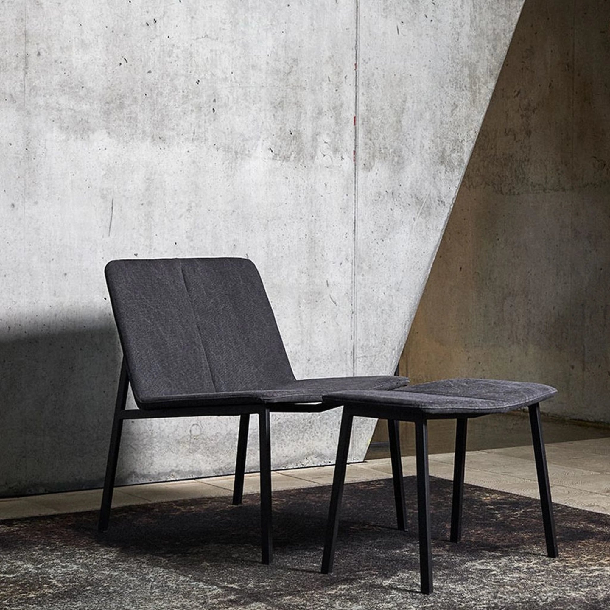 Muubs Chamfer Footstool, Anthracite/Black