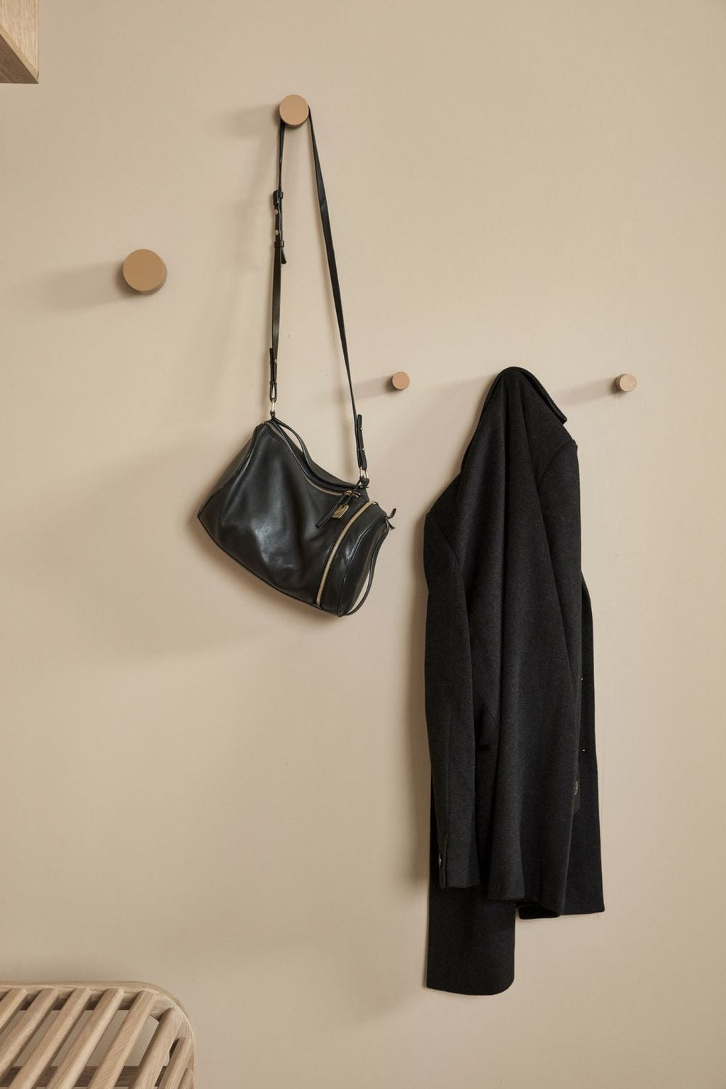 Andersen Furniture Contrast Hook Ø7 cm, Oak/Black