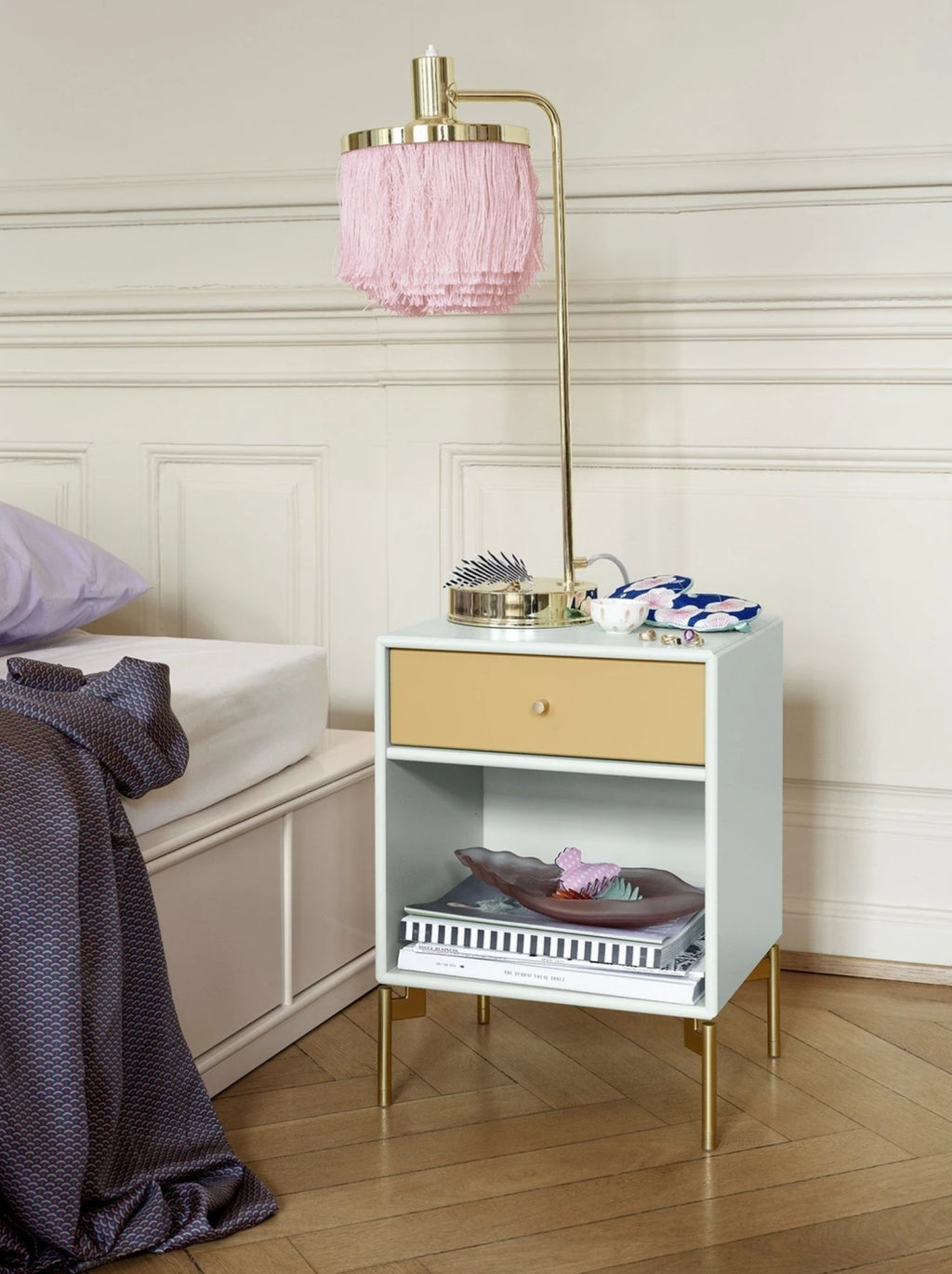 Montana Dream Nightstand With Legs, Truffle/Brass