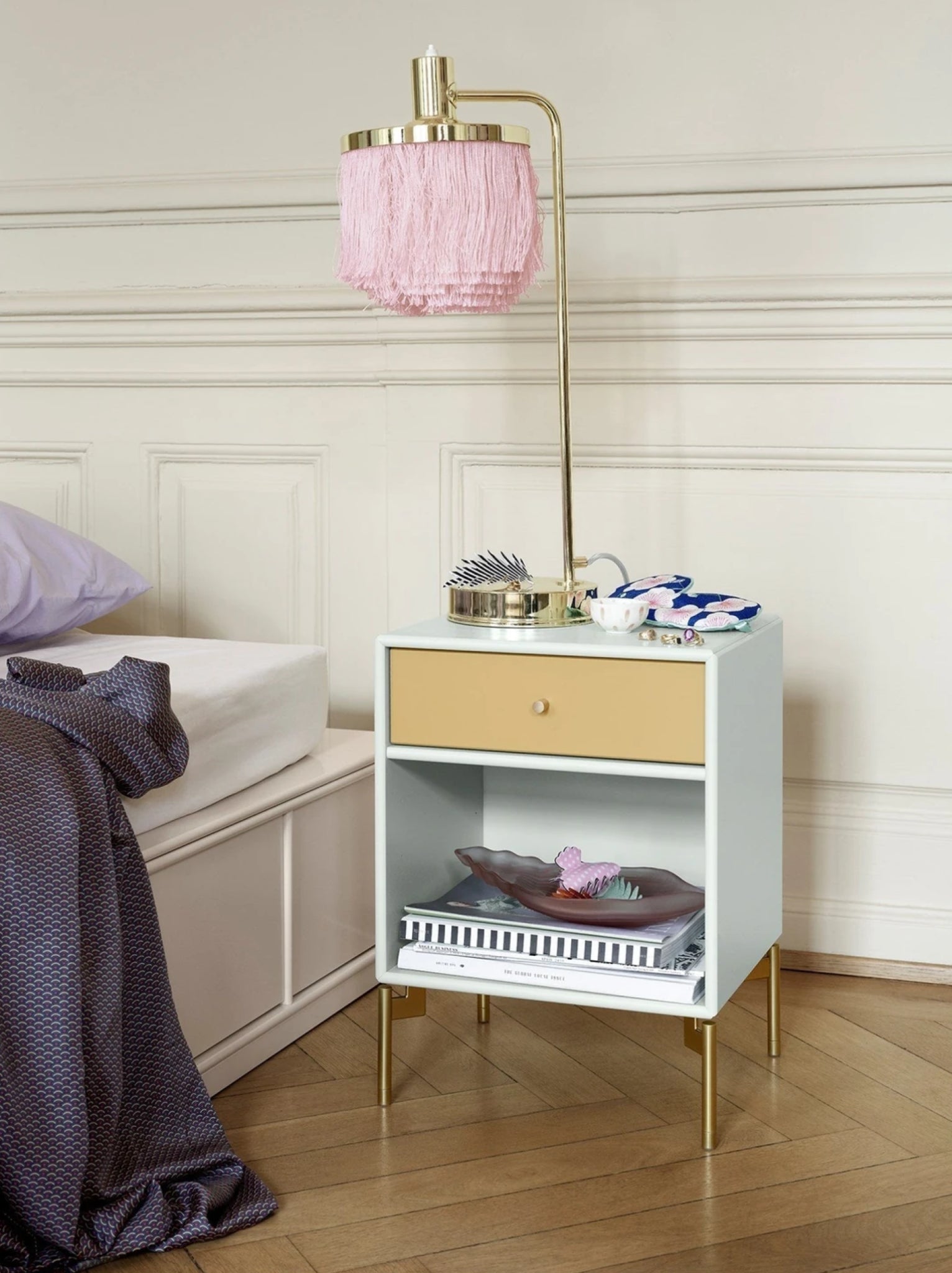 Montana Dream Nightstand With Legs, Truffle/Brass