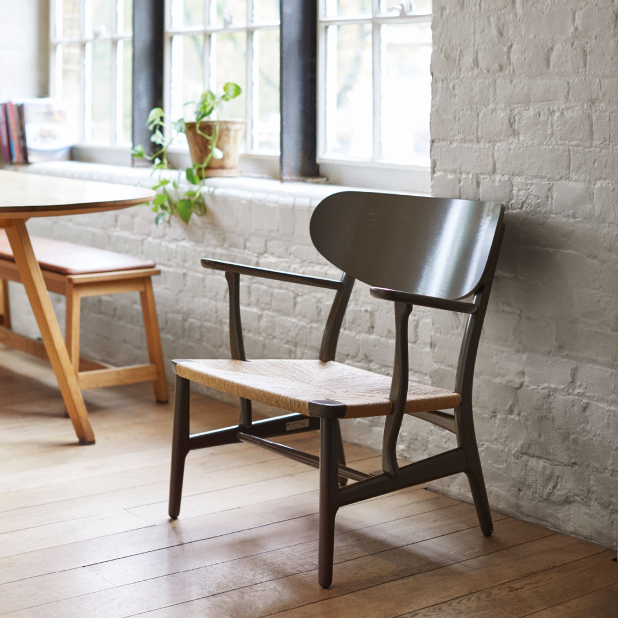 Carl Hansen CH22 Lounge Chair Oak, Slate Brown/Natural Wicker