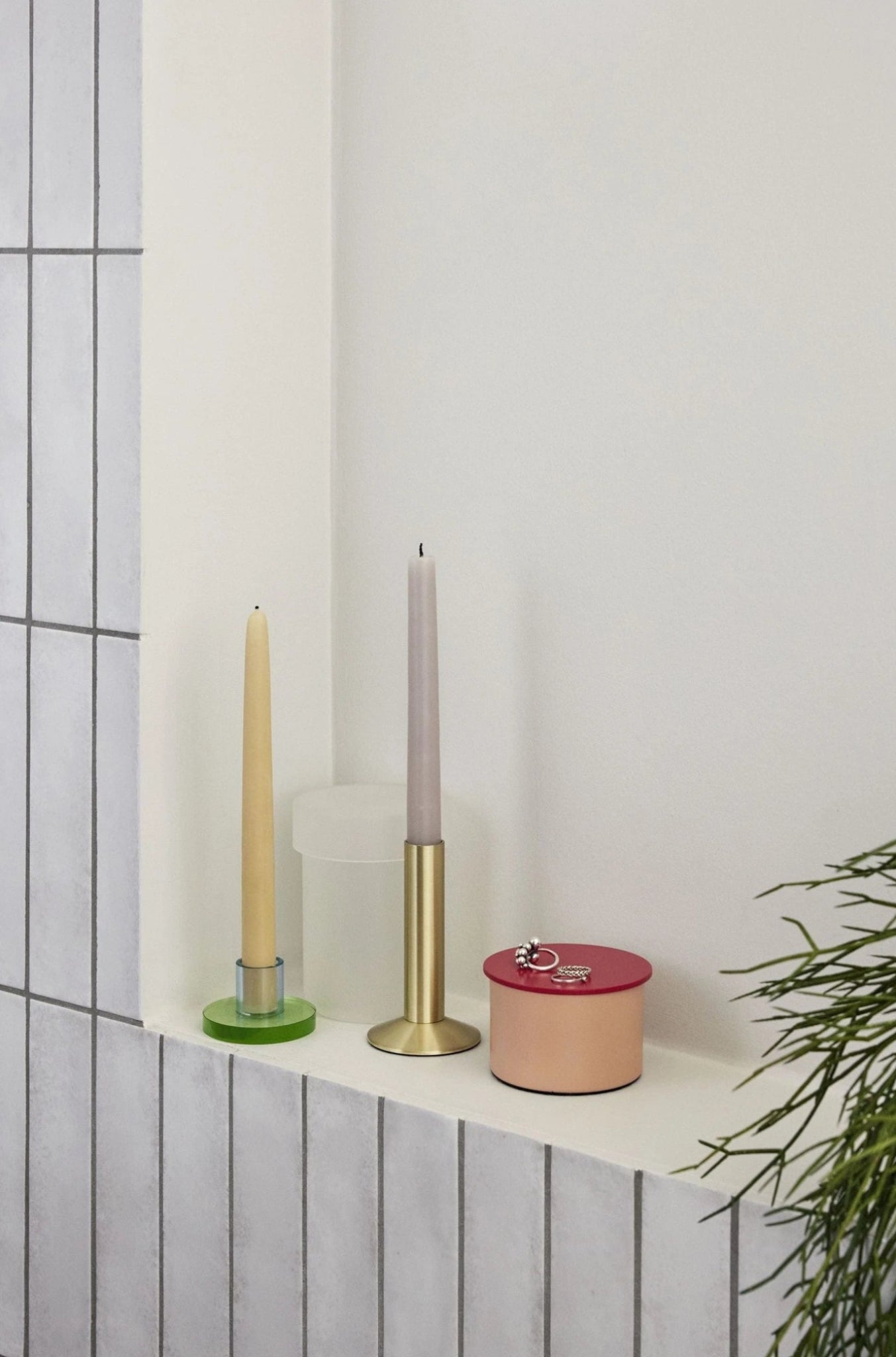 Hübsch Astra Candle Holder Small, Red/Violet