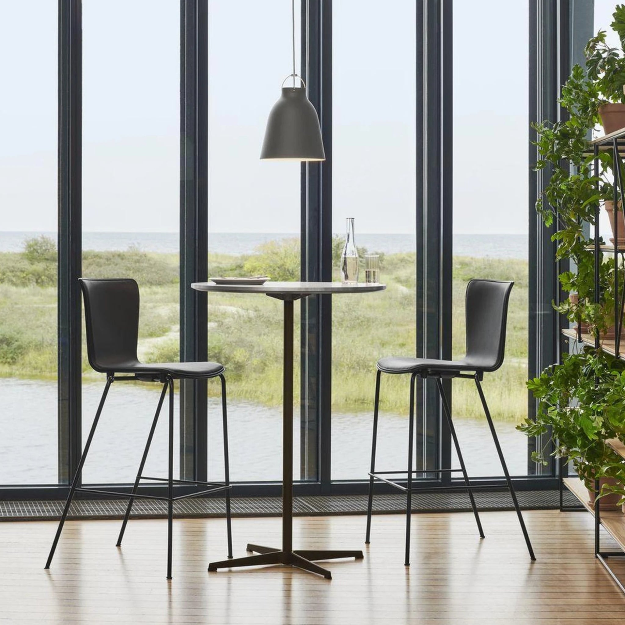 Fritz Hansen Vico Duo™ Vm116 Chair Walnut, Black/Walnut