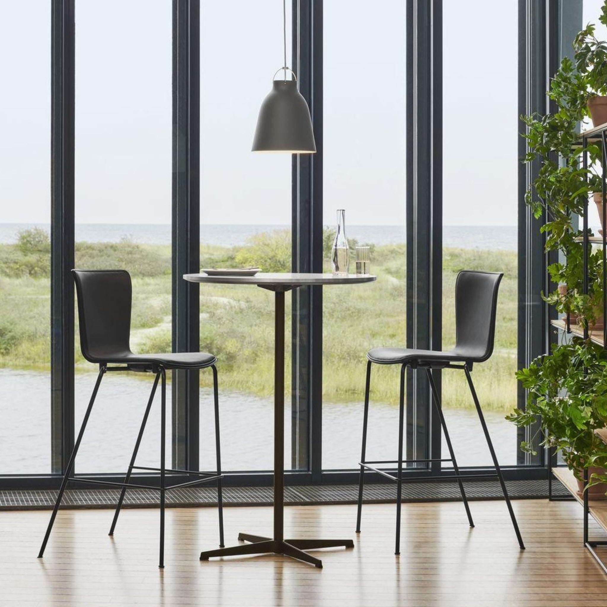 Fritz Hansen Vico Duo™ Vm116 Chair Walnut, Black/Walnut