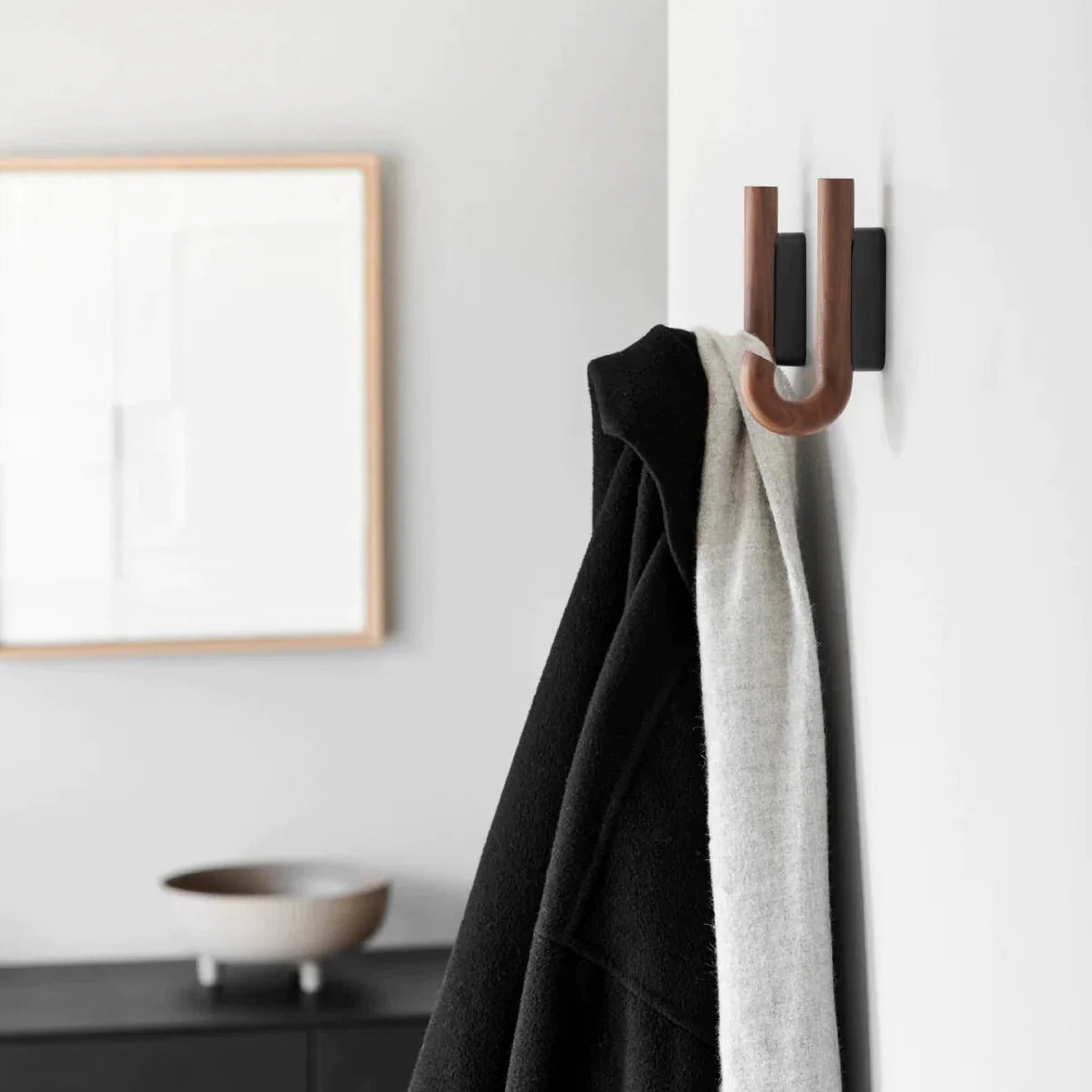 Gejst Hook Mini Walnut/black – Wooden Wall Hook For Coats & Towels