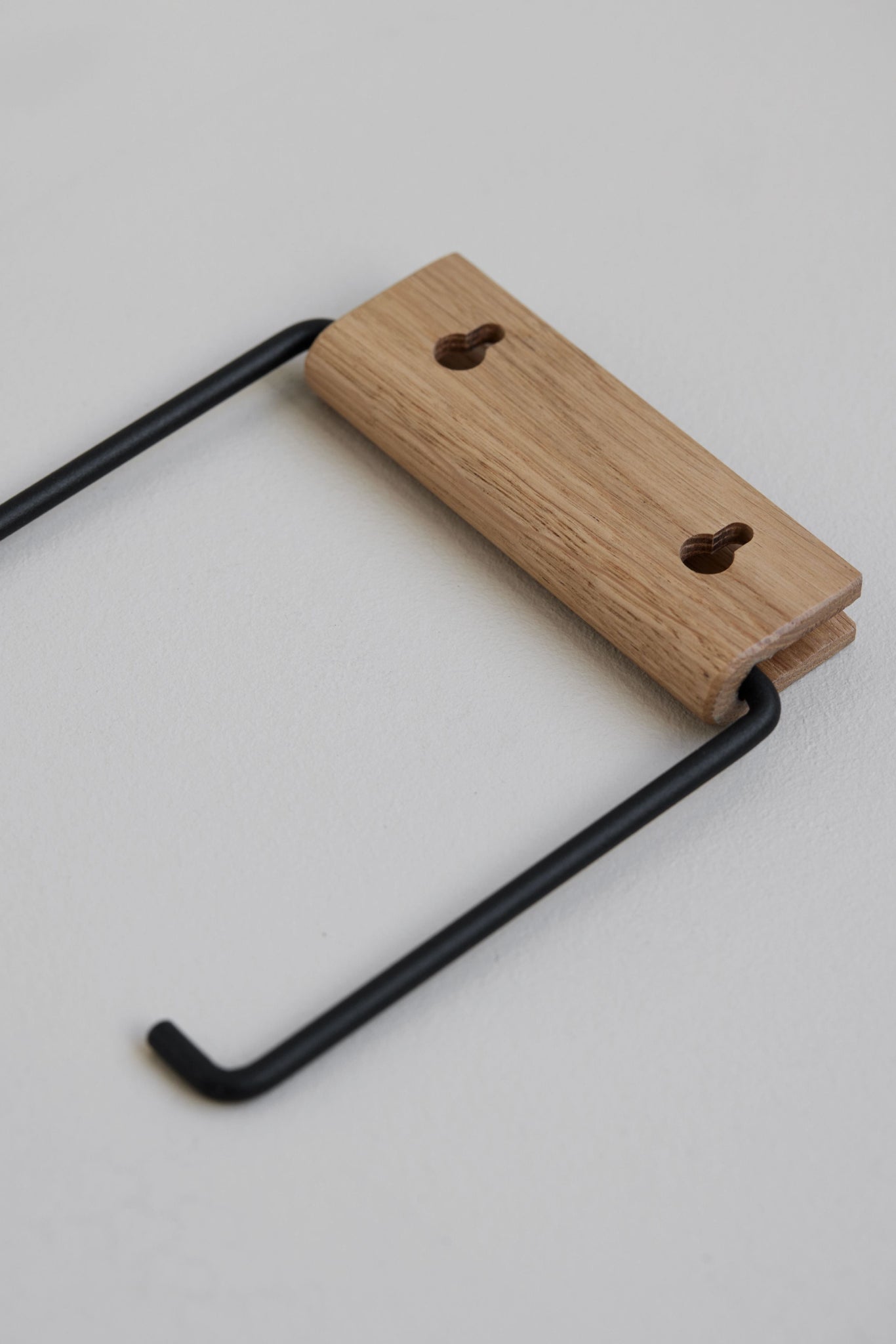 Stylish Moebe Oak & Black Toilet Paper Holder - Durable & Water-Resistant
