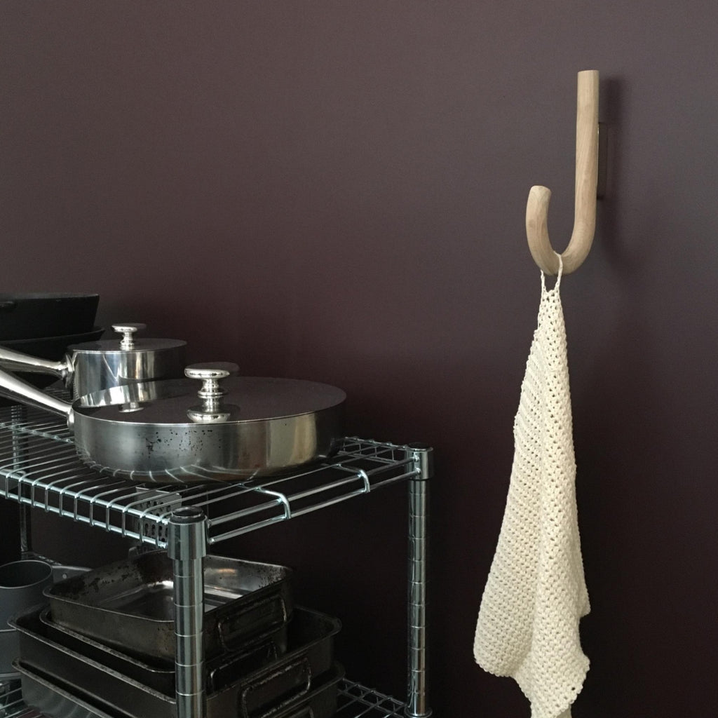 Gejst Hook Black Oak & Black Chrome Hook 1.9 Cm — For Jackets & Towels