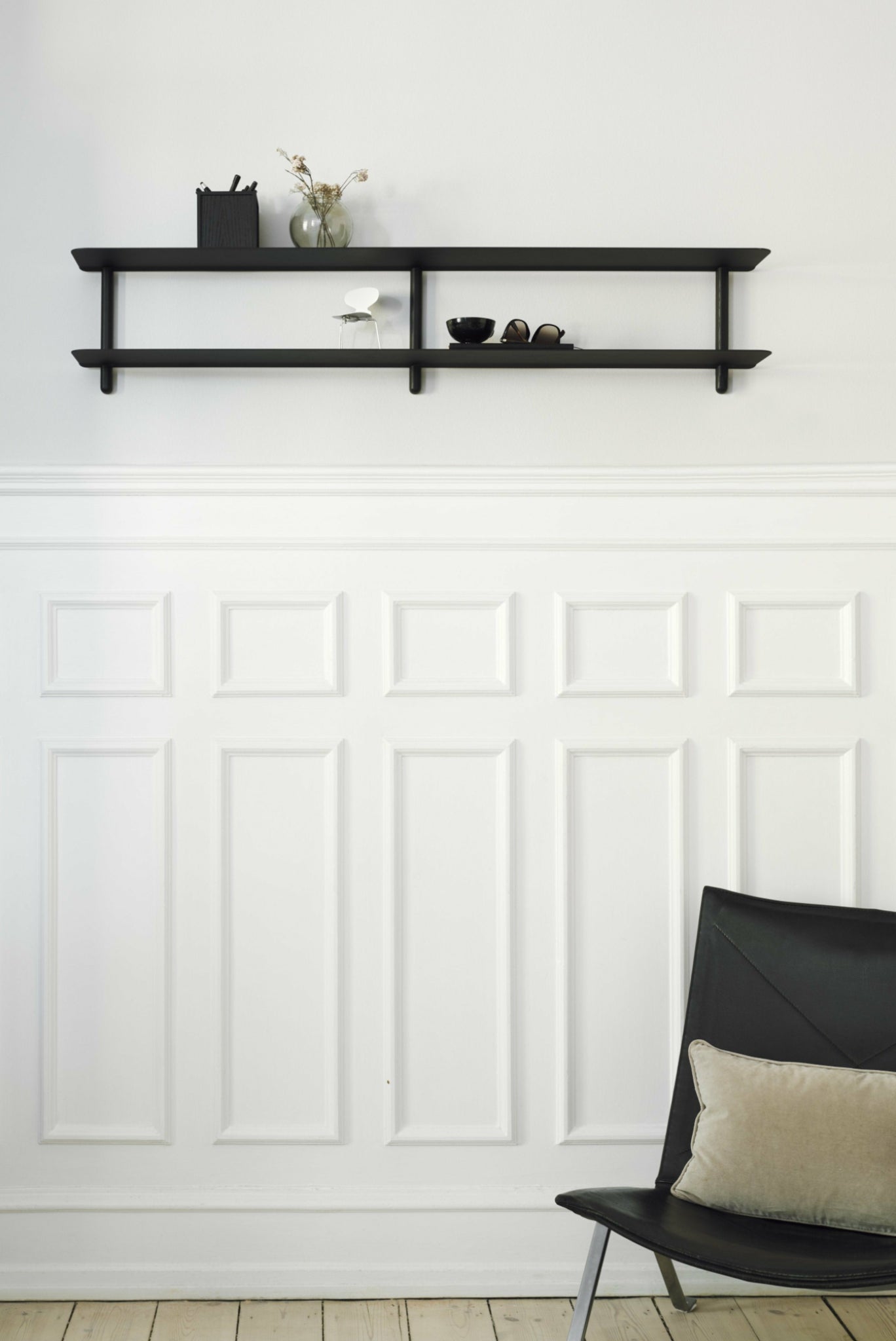 Gejst Nivo Shelf C - Black Ash/black 25cm Minimal Floating Wall Shelf